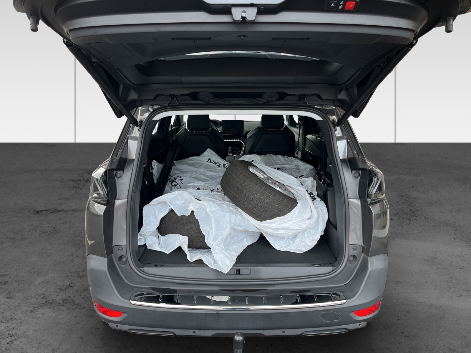 PEUGEOT 5008 1.5 BlueHDi Allure Pack EAT8-image-11
