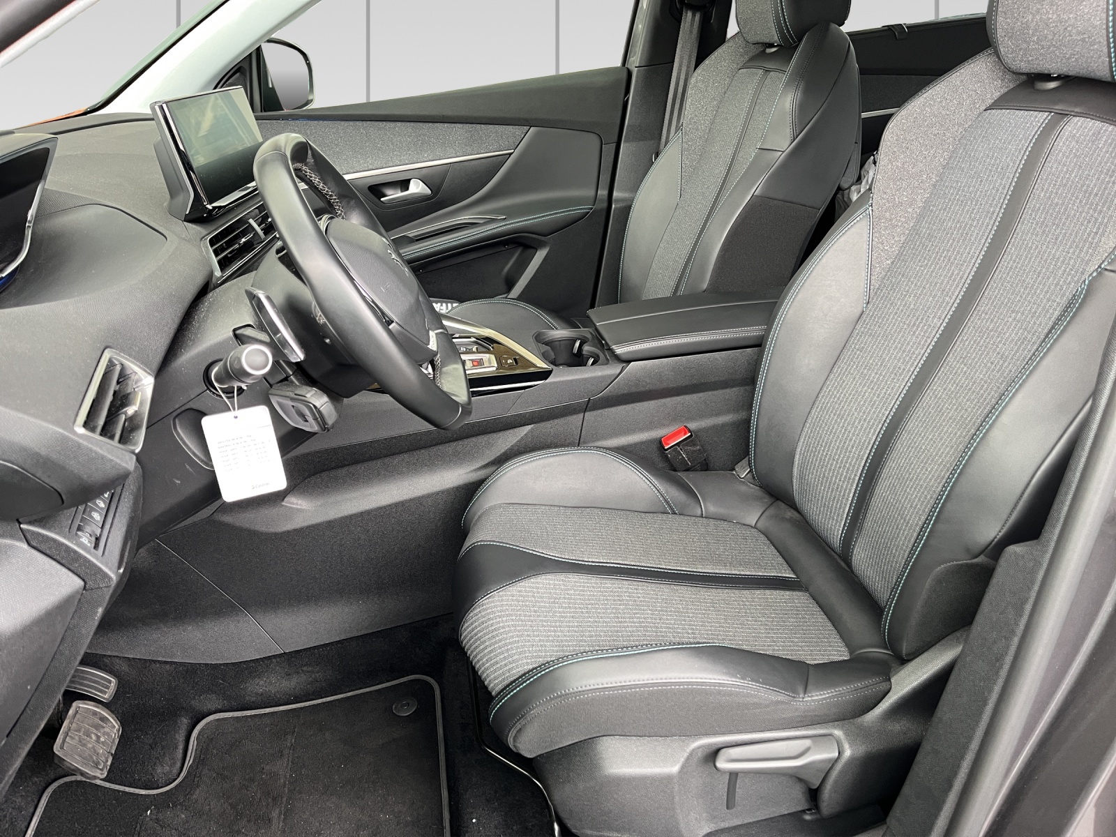 PEUGEOT 5008 1.5 BlueHDi Allure Pack EAT8-image-6