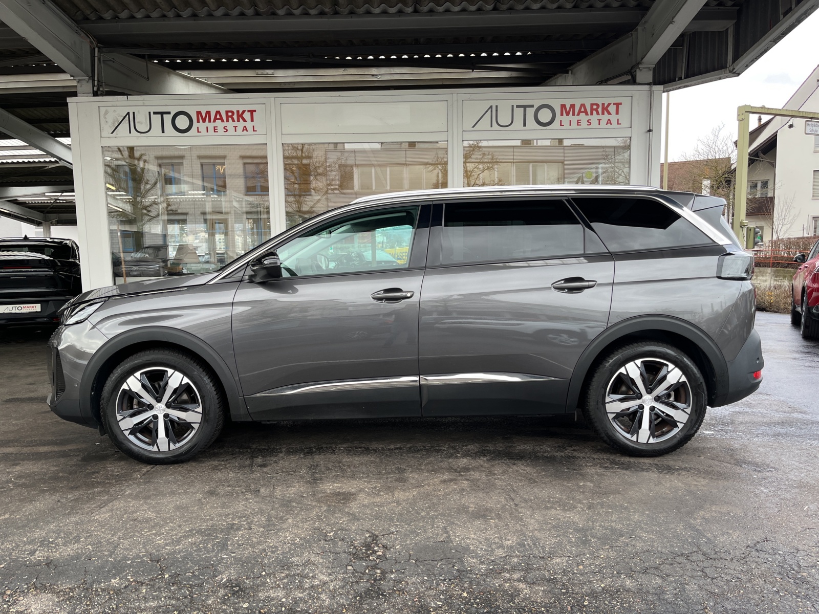 PEUGEOT 5008 1.5 BlueHDi Allure Pack EAT8-image-1