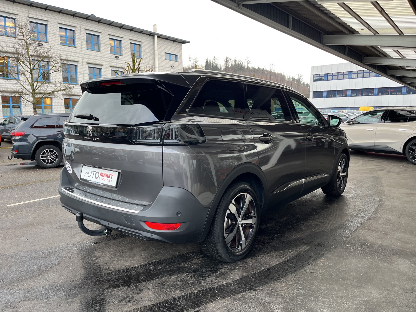 PEUGEOT 5008 1.5 BlueHDi Allure Pack EAT8-image-4