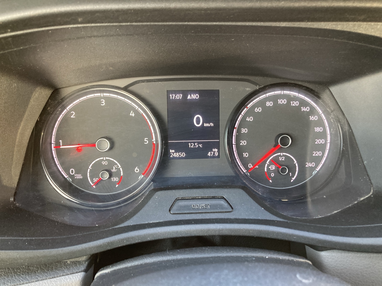 VW T6.1 2.0 TDI-image-14