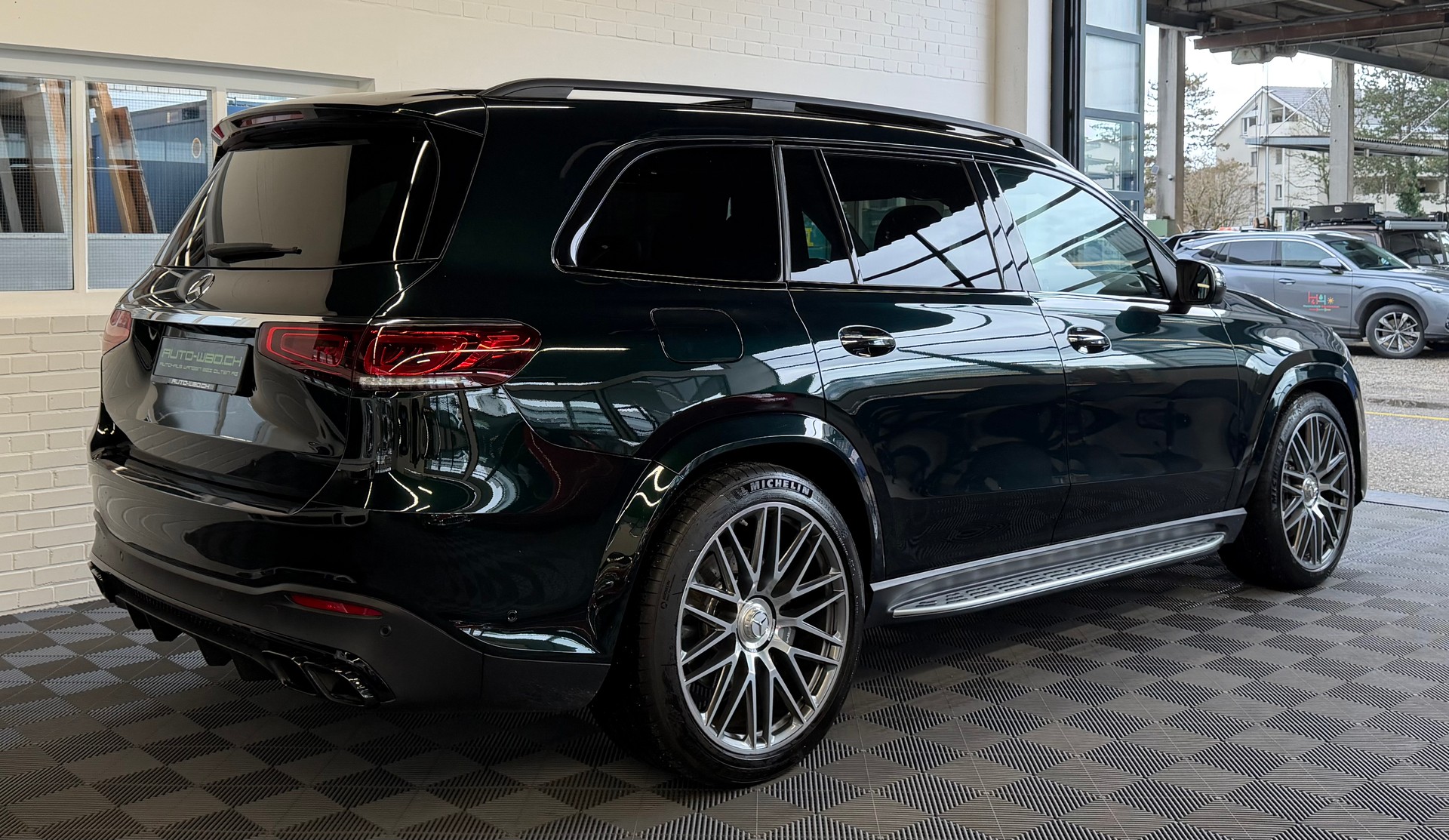 MERCEDES-BENZ GLS 63 4Matic+ 4X4 I 634 PS I * SMARAGD GRÜN * SMARAGD GREEN * TCT 9G I AHK I 7-PLÄTZER (CH)-showroom-element-3