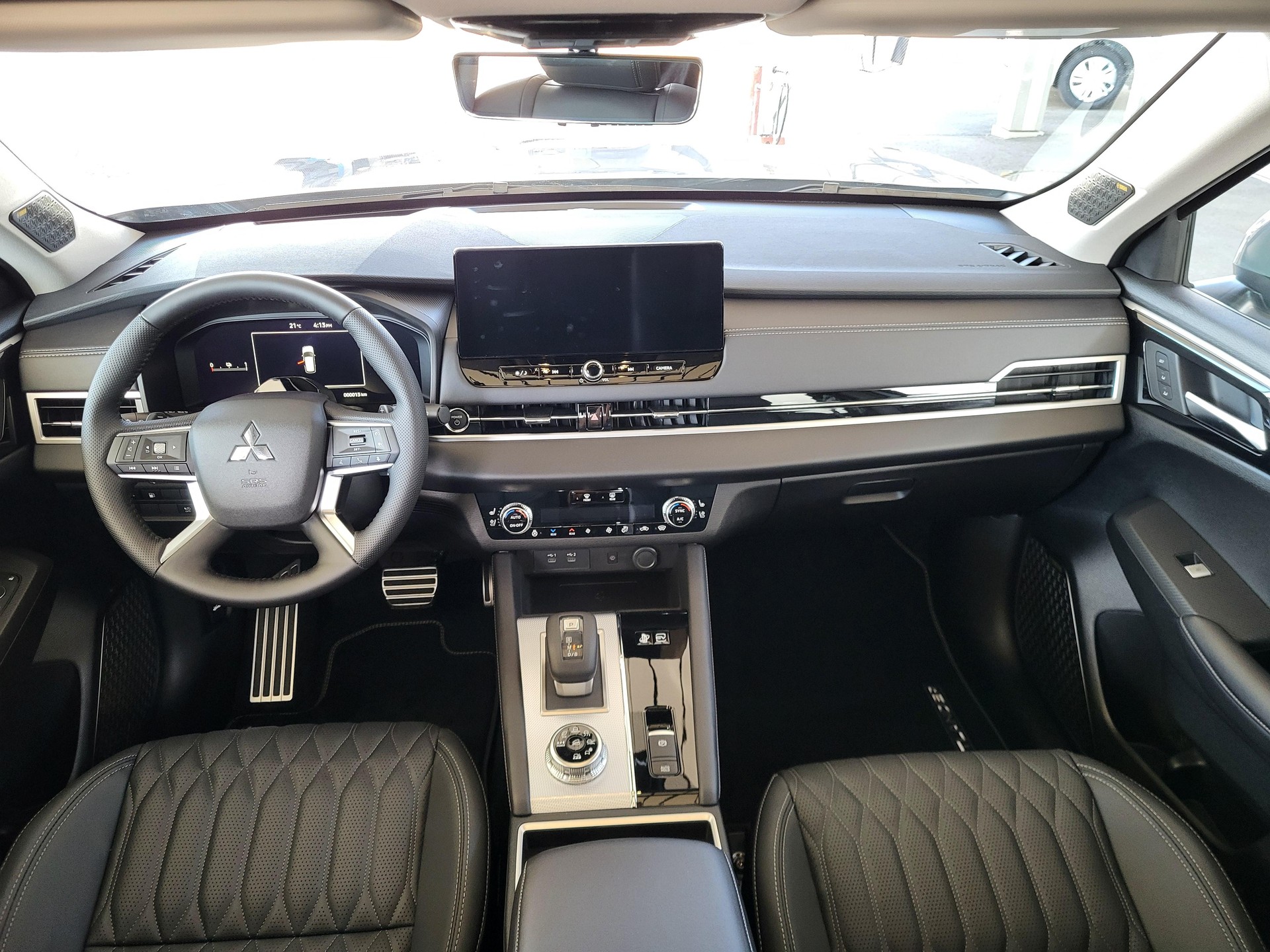 MITSUBISHI Outlander 2.4 PHEV Instyle 4x4-image-8