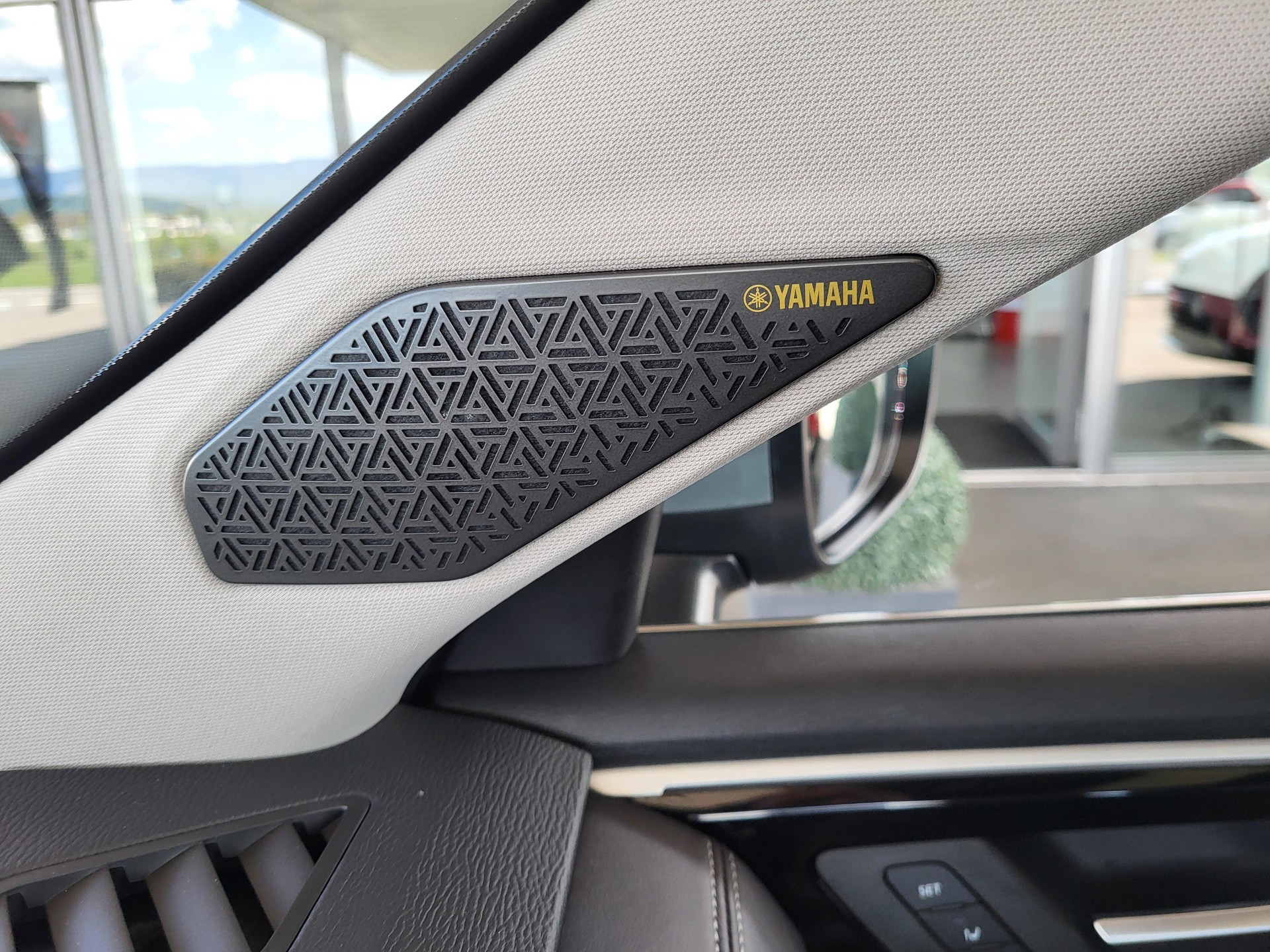 MITSUBISHI Outlander 2.4 PHEV Instyle 4x4-image-12