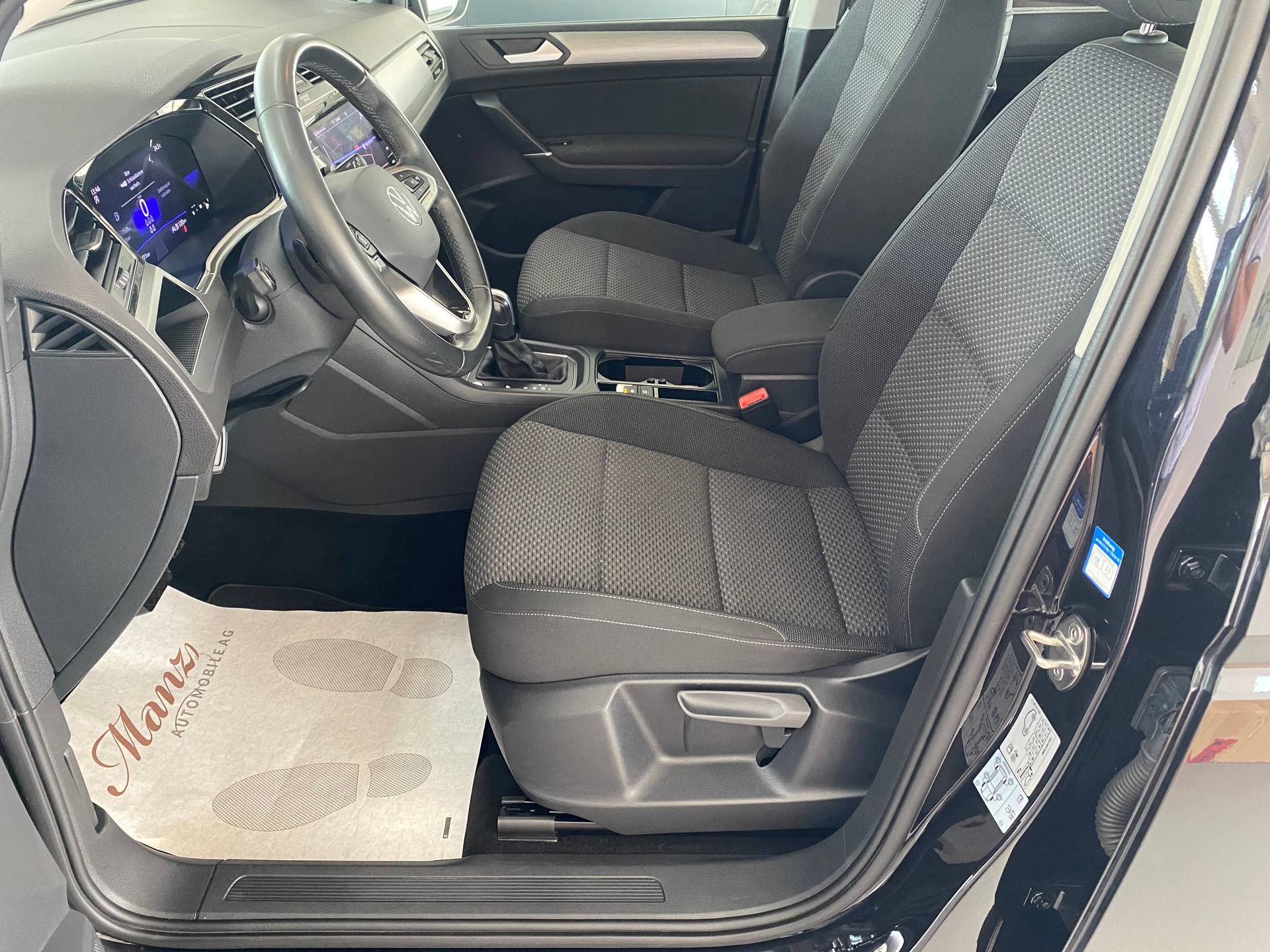 VW Touran 1.5 TSI 150PS EVO Comfortline Family DSG **7 Sitze**-image-5