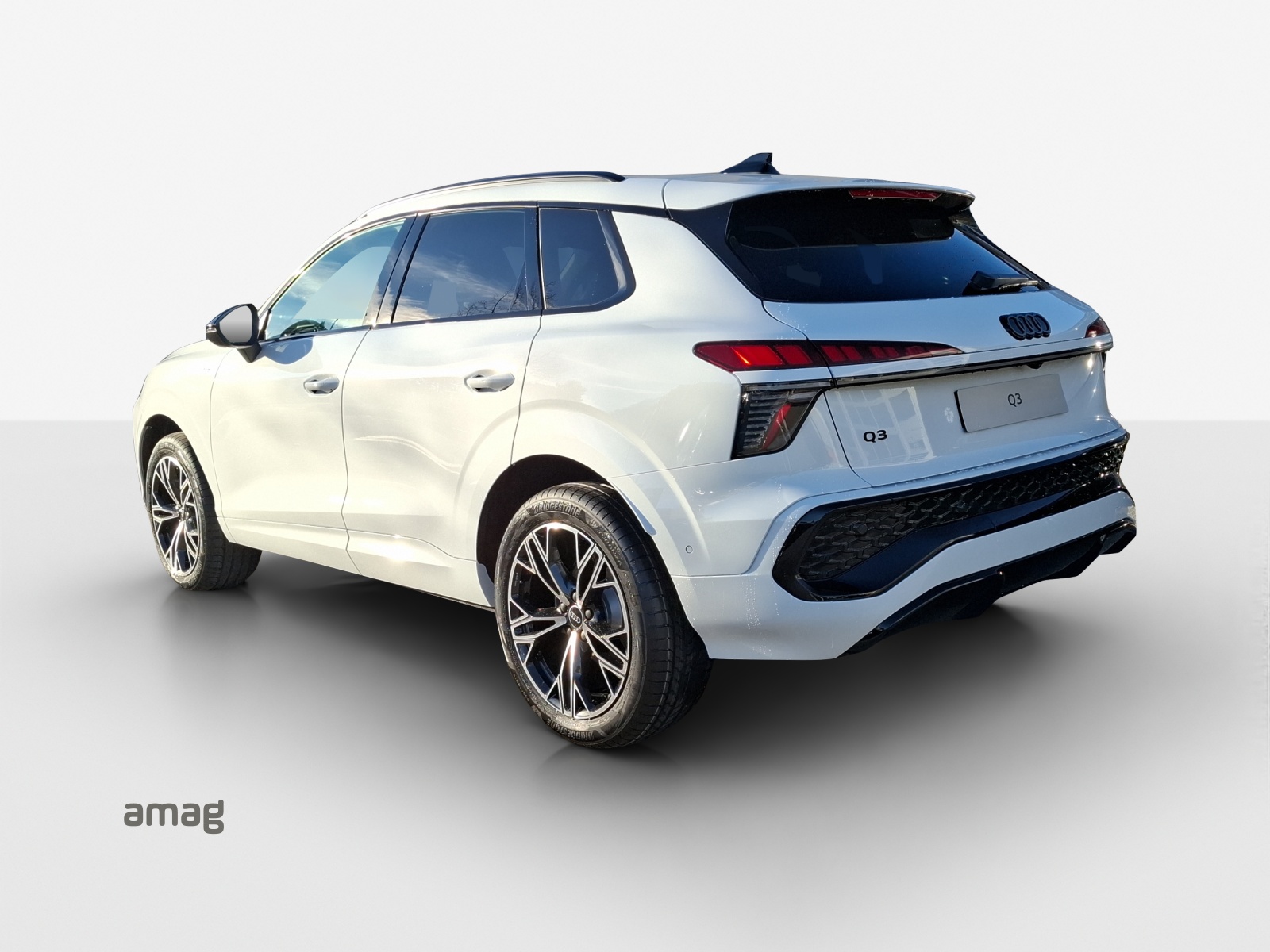 AUDI Q3 SUV 110 kW TFSI S tronic-image-8