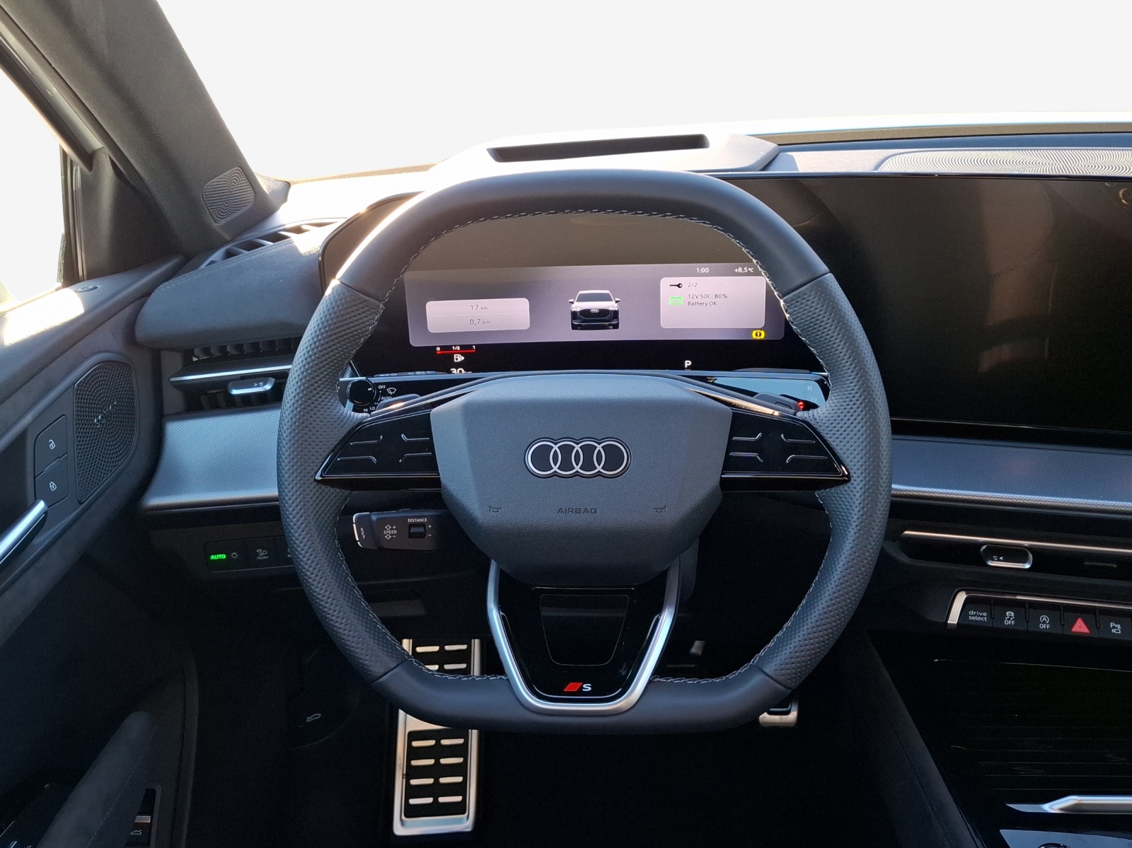 AUDI Q3 SUV 110 kW TFSI S tronic-image-2