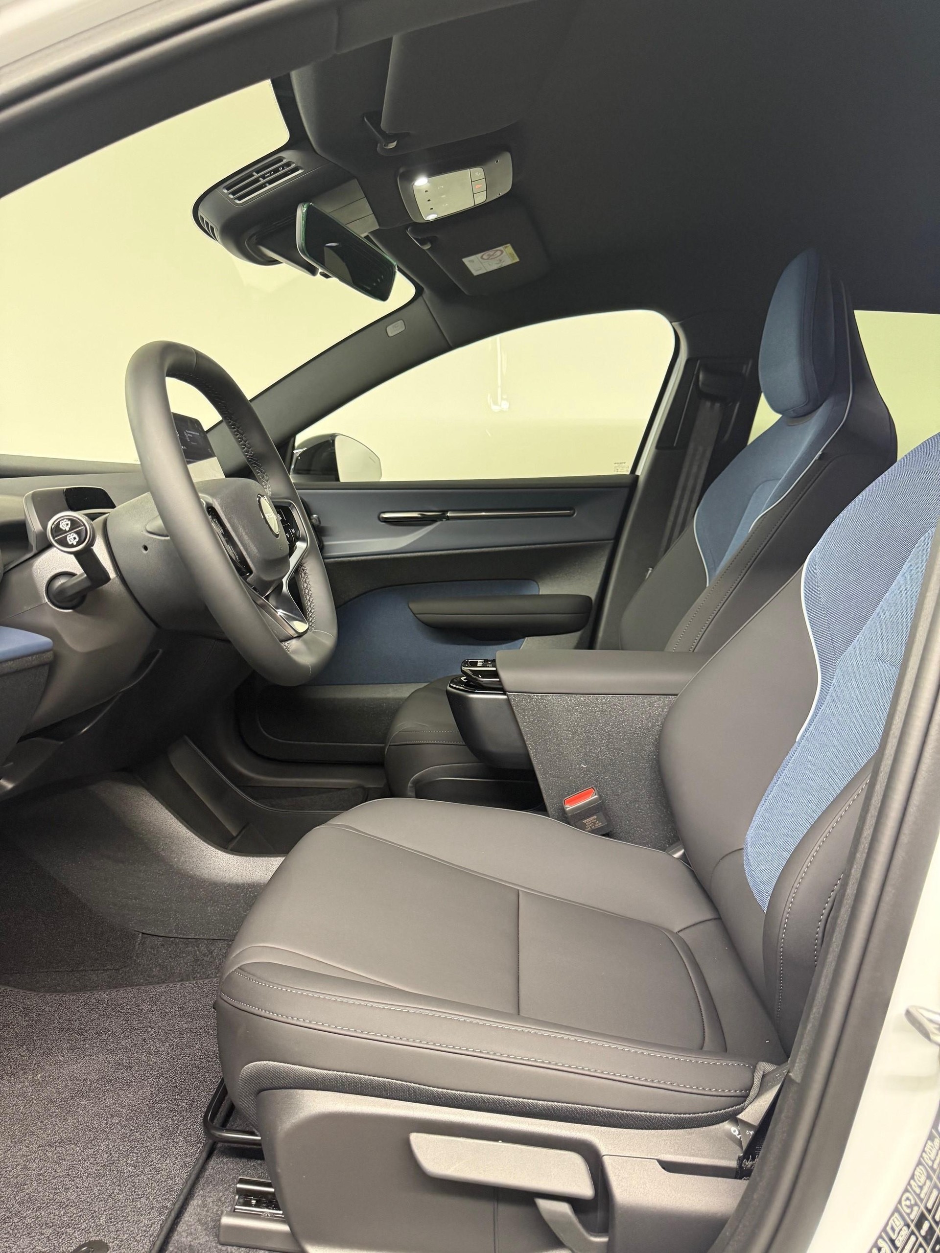 VOLVO EX30 E60 Core-image-5
