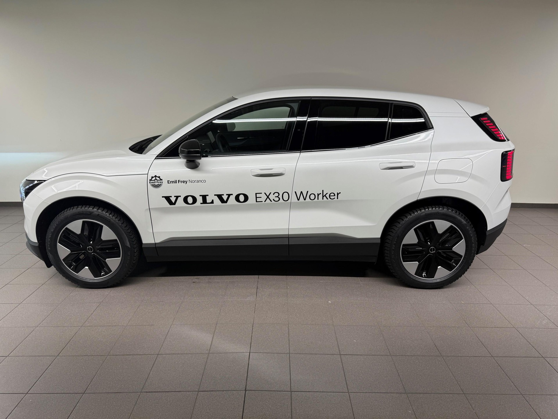 VOLVO EX30 E60 Core-image-2