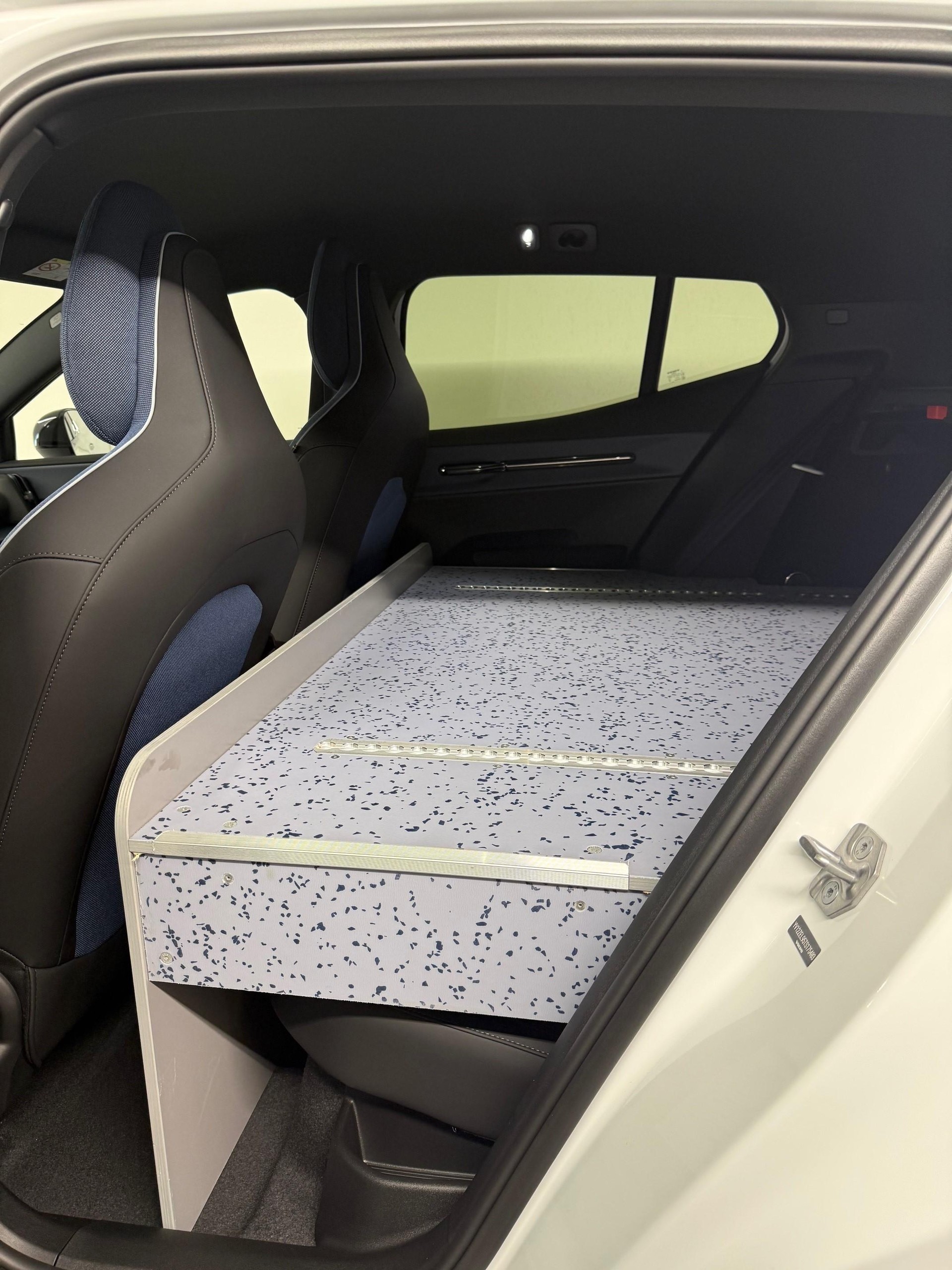VOLVO EX30 E60 Core-image-12