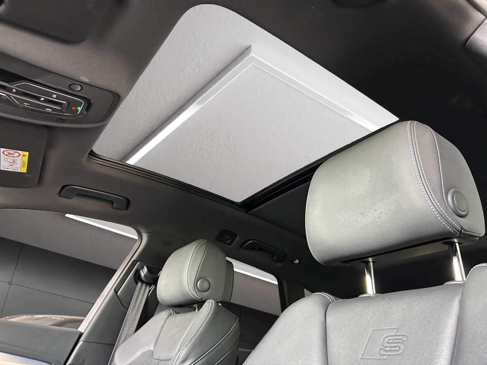 AUDI Q5 50 TFSI e PHEV S line quattro S-tronic-image-23