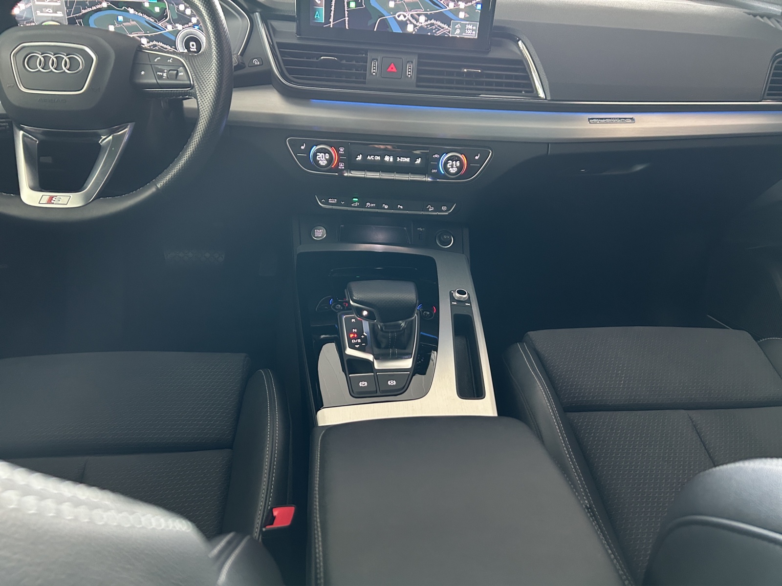 AUDI Q5 50 TFSI e PHEV S line quattro S-tronic-image-13