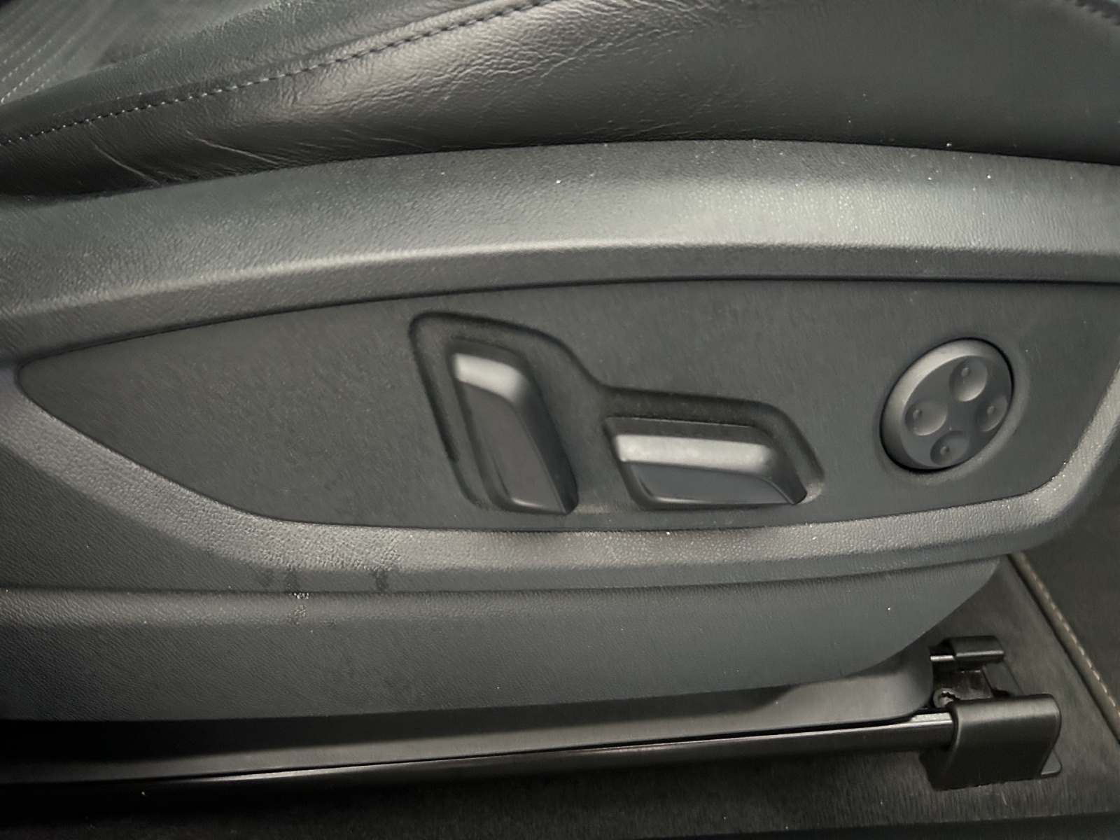 AUDI Q5 50 TFSI e PHEV S line quattro S-tronic-image-22