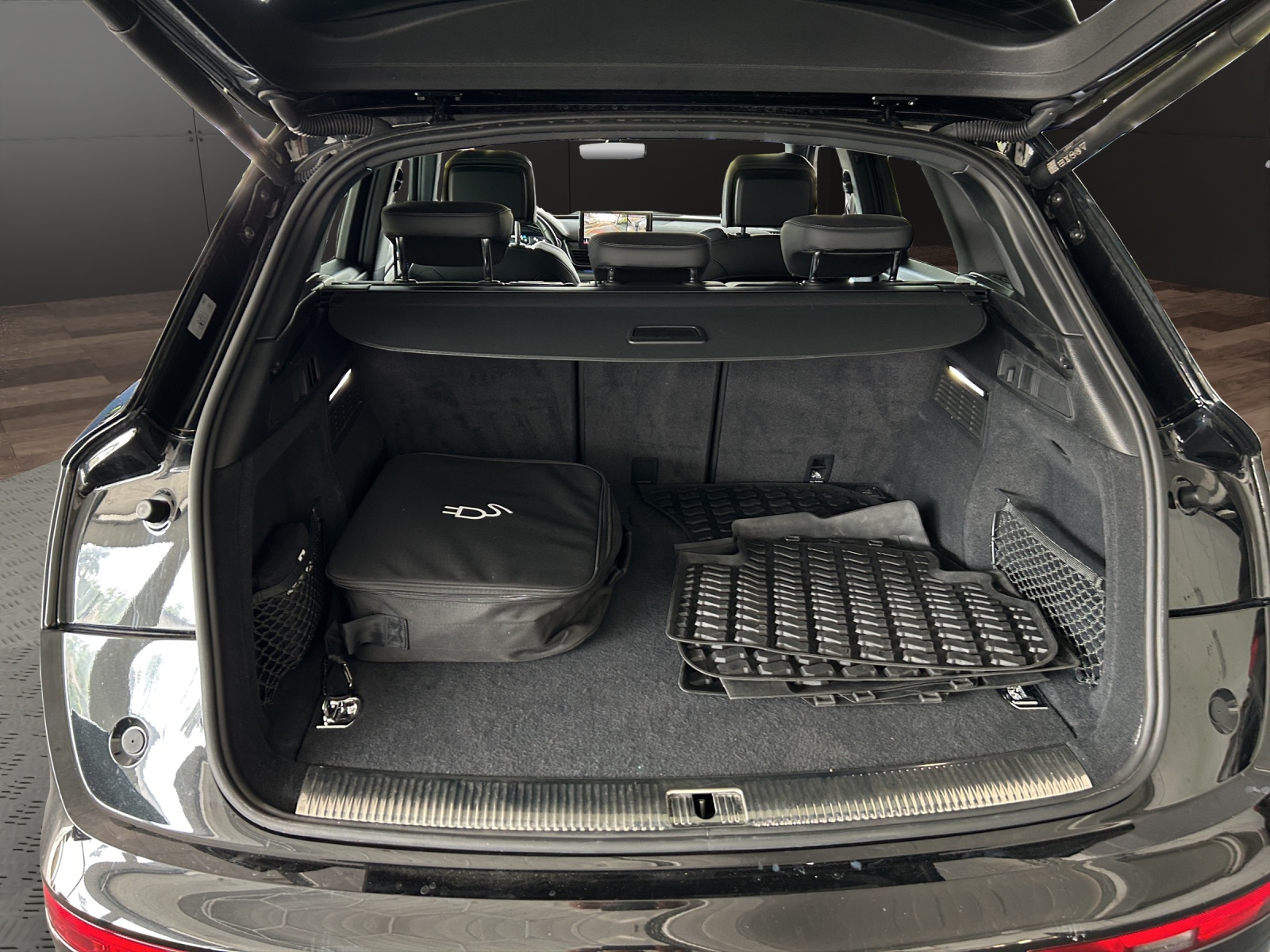 AUDI Q5 50 TFSI e PHEV S line quattro S-tronic-image-17
