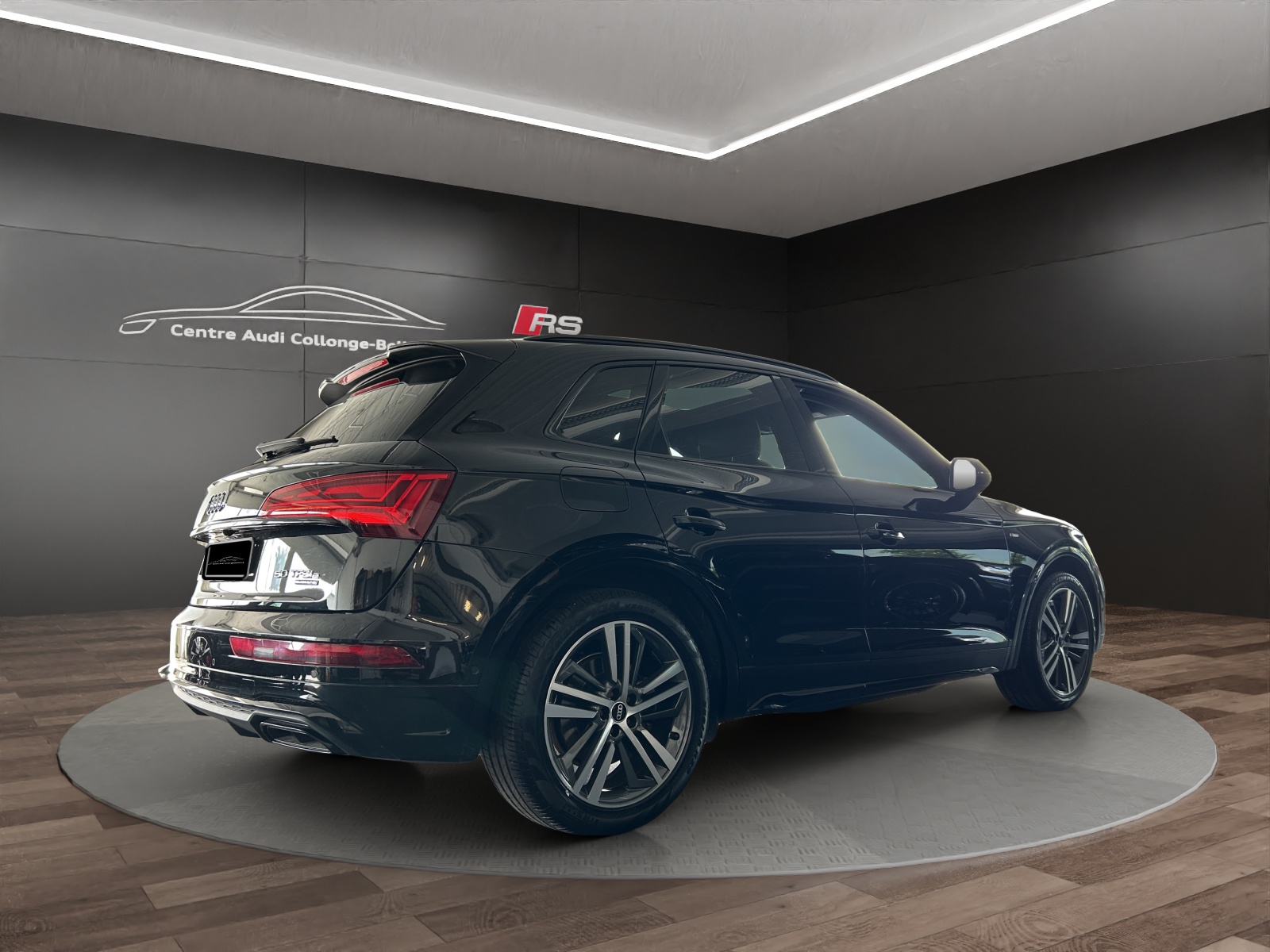 AUDI Q5 50 TFSI e PHEV S line quattro S-tronic-image-5