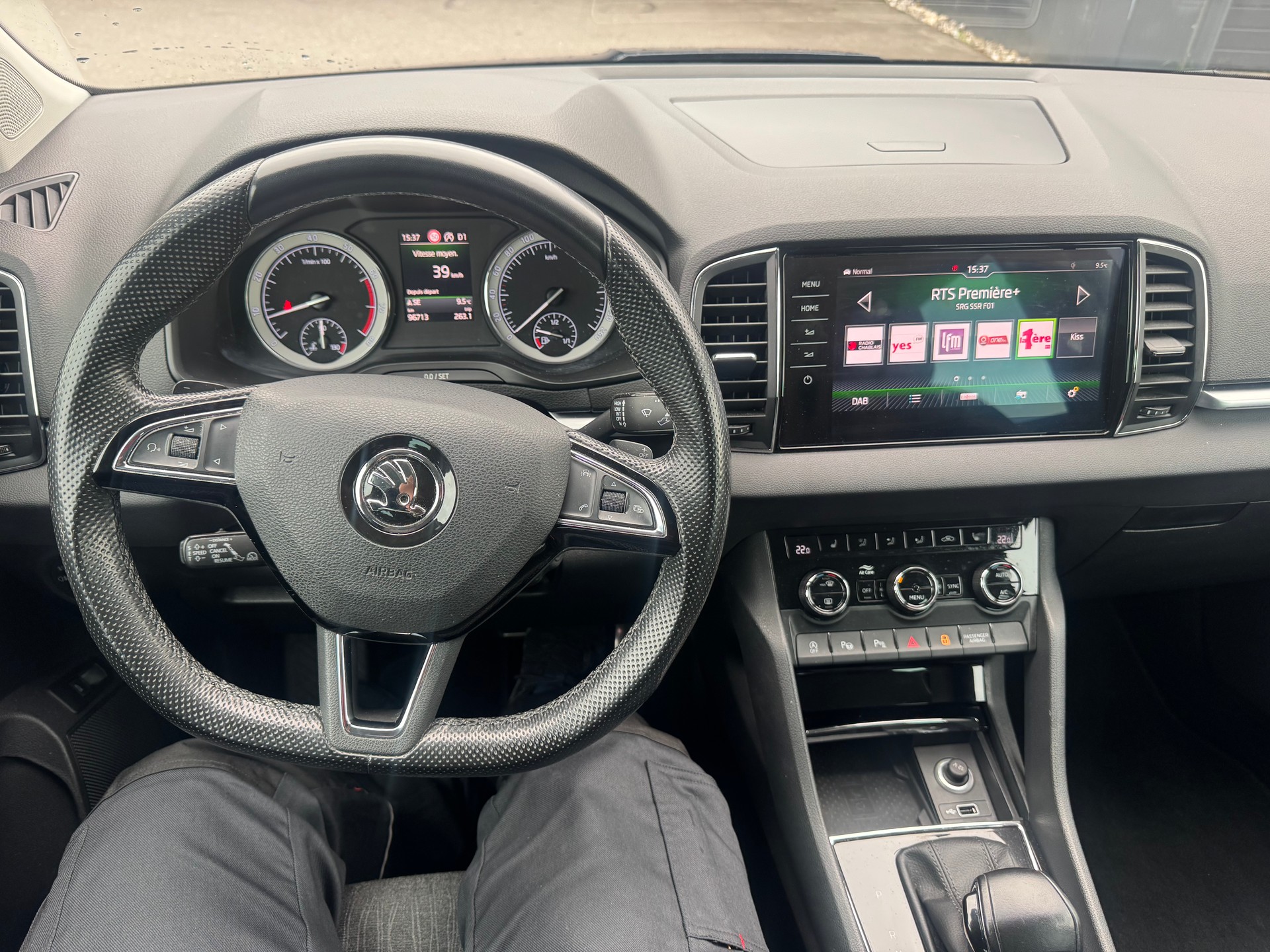 SKODA Karoq 1.5 TSI ACT Ambition DSG-image-6