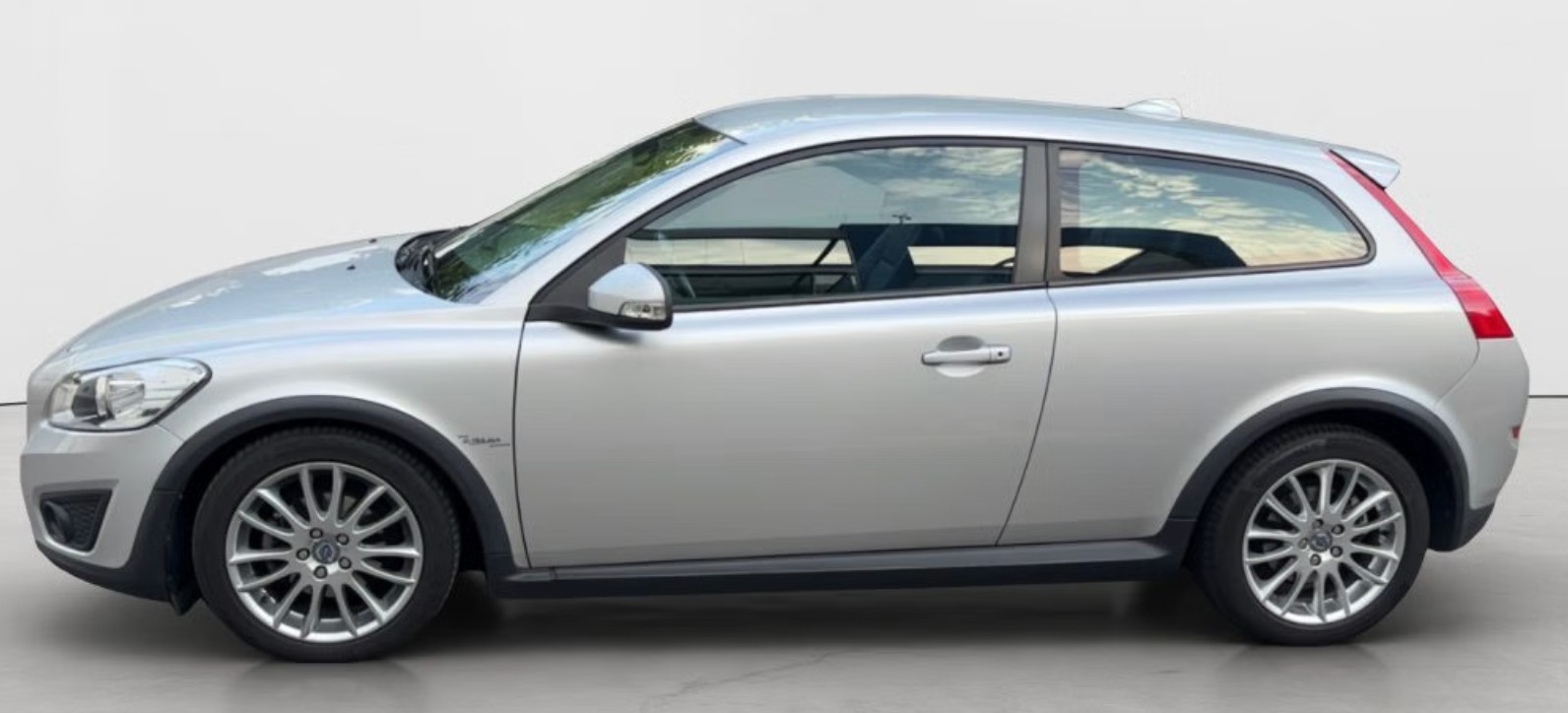 VOLVO C30 1.6D DRIVe Start/Stop-image-1