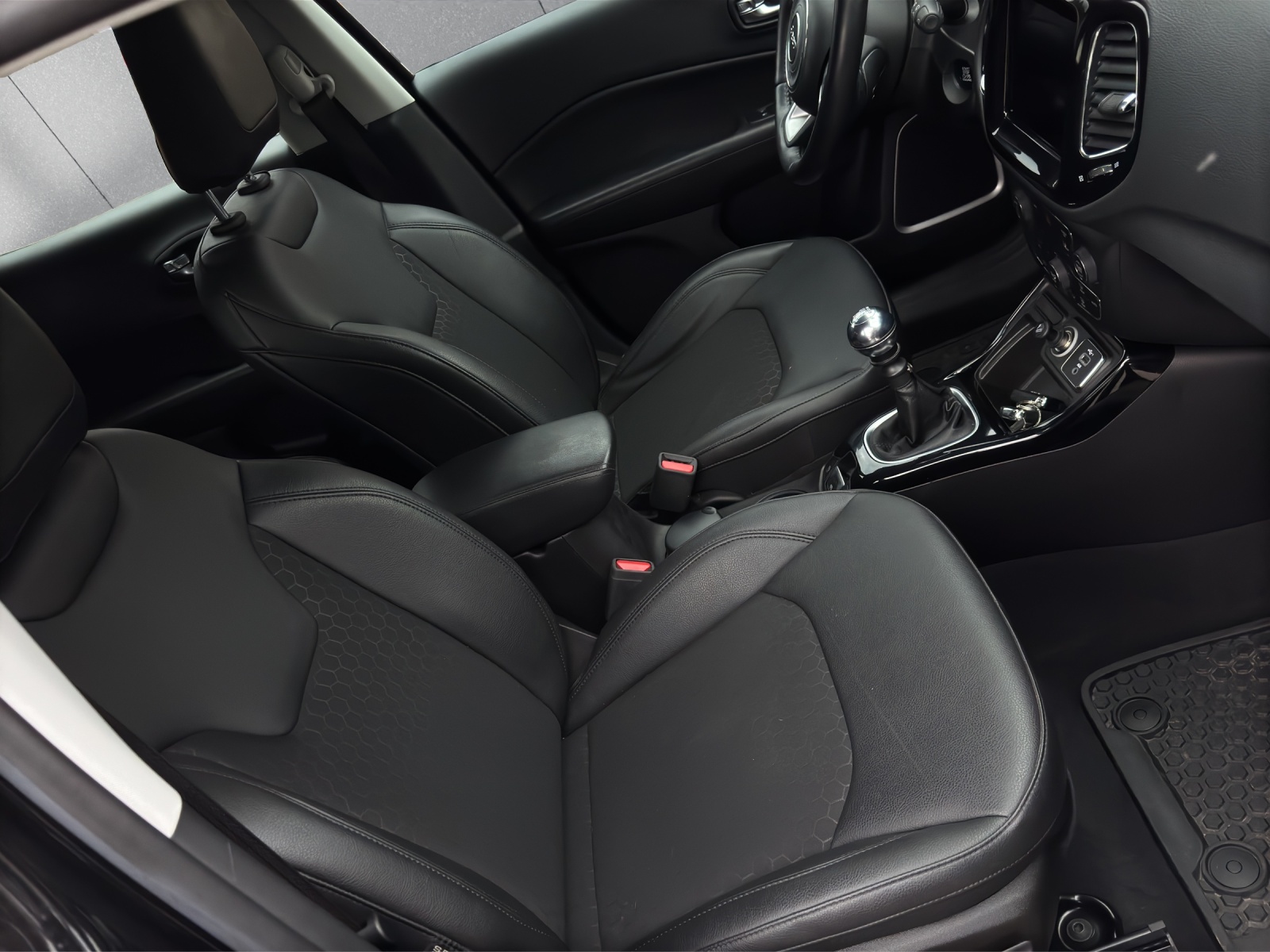 JEEP Compass 4x2 1.3 Turbo Night Eagle-image-14