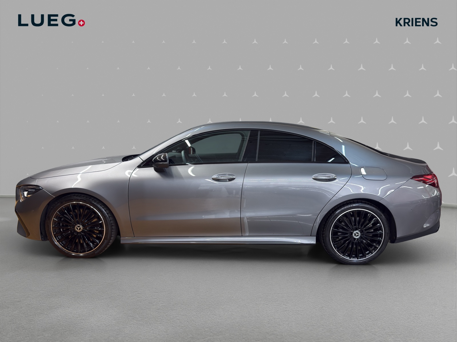 MERCEDES-BENZ CLA 250 4M - AMG / 360 Grad Kamera / Sitzmemory / Soundsystem-image-1