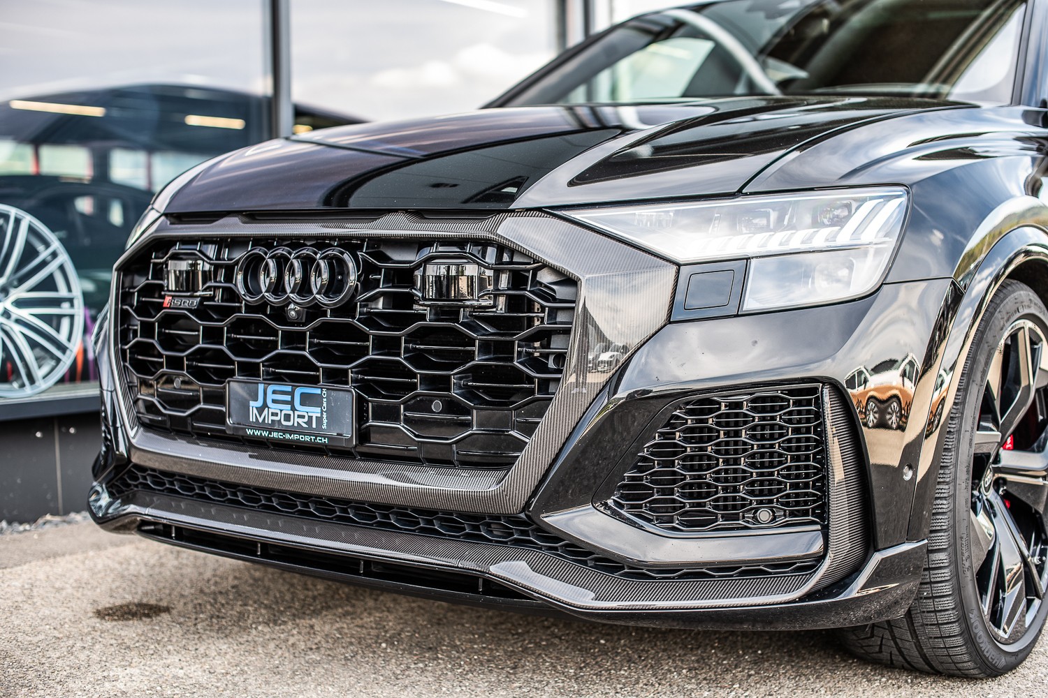 AUDI RSQ8 quattro FULL CARBONE-image-24