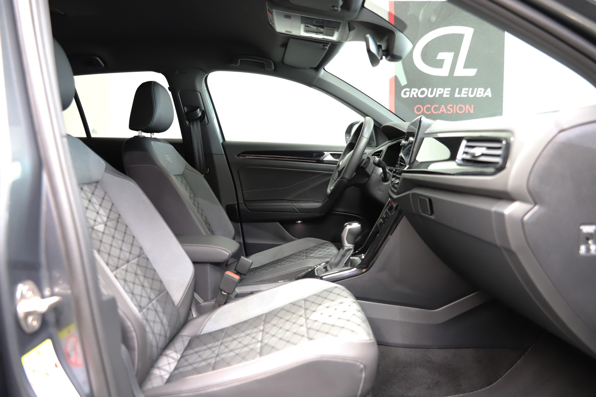 VW T-Roc 1.5 TSI EVO R-Line DSG-image-8