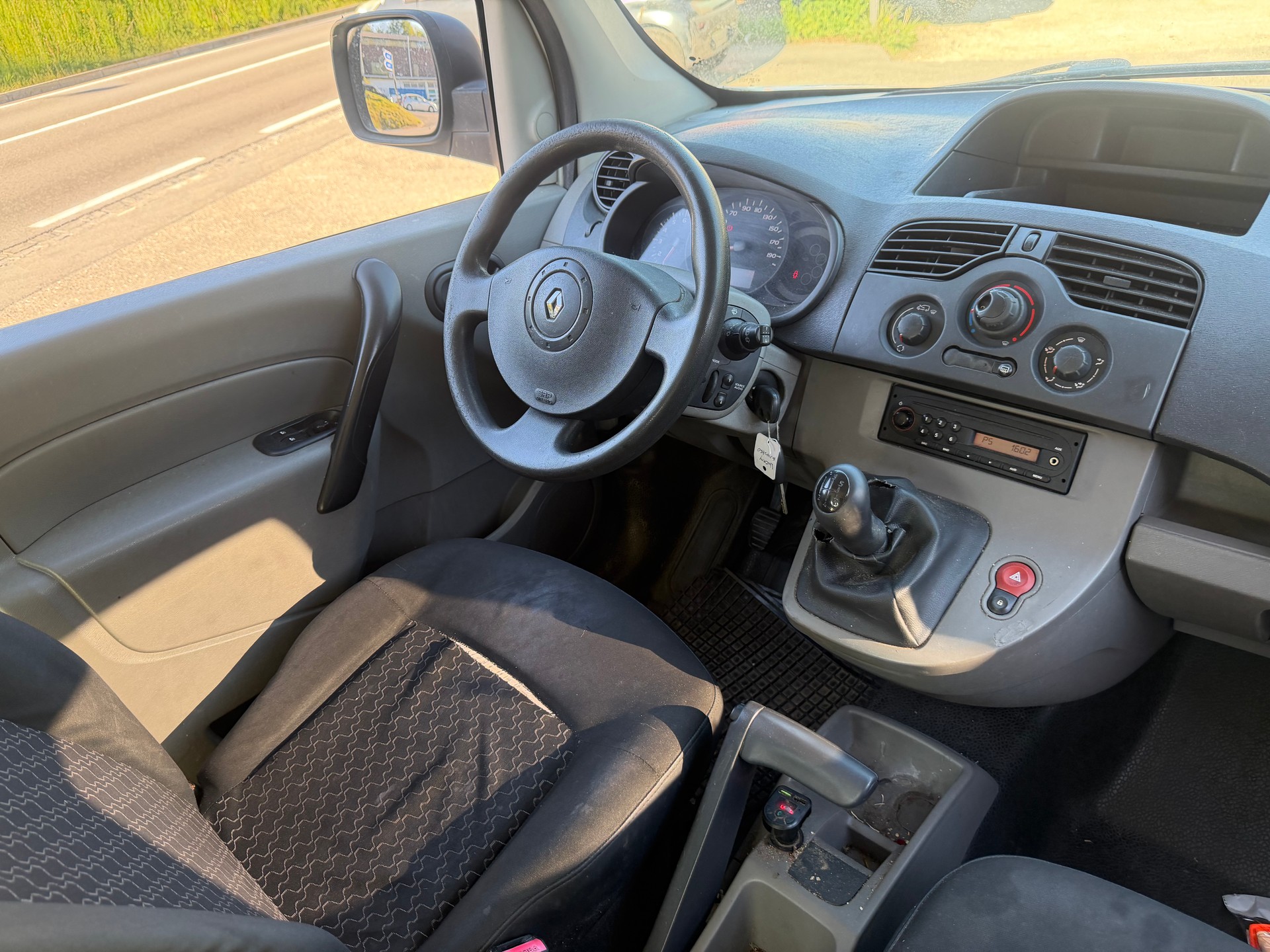 RENAULT Kangoo Maxi dCi 85 2 Plätze / 2 places-image-5