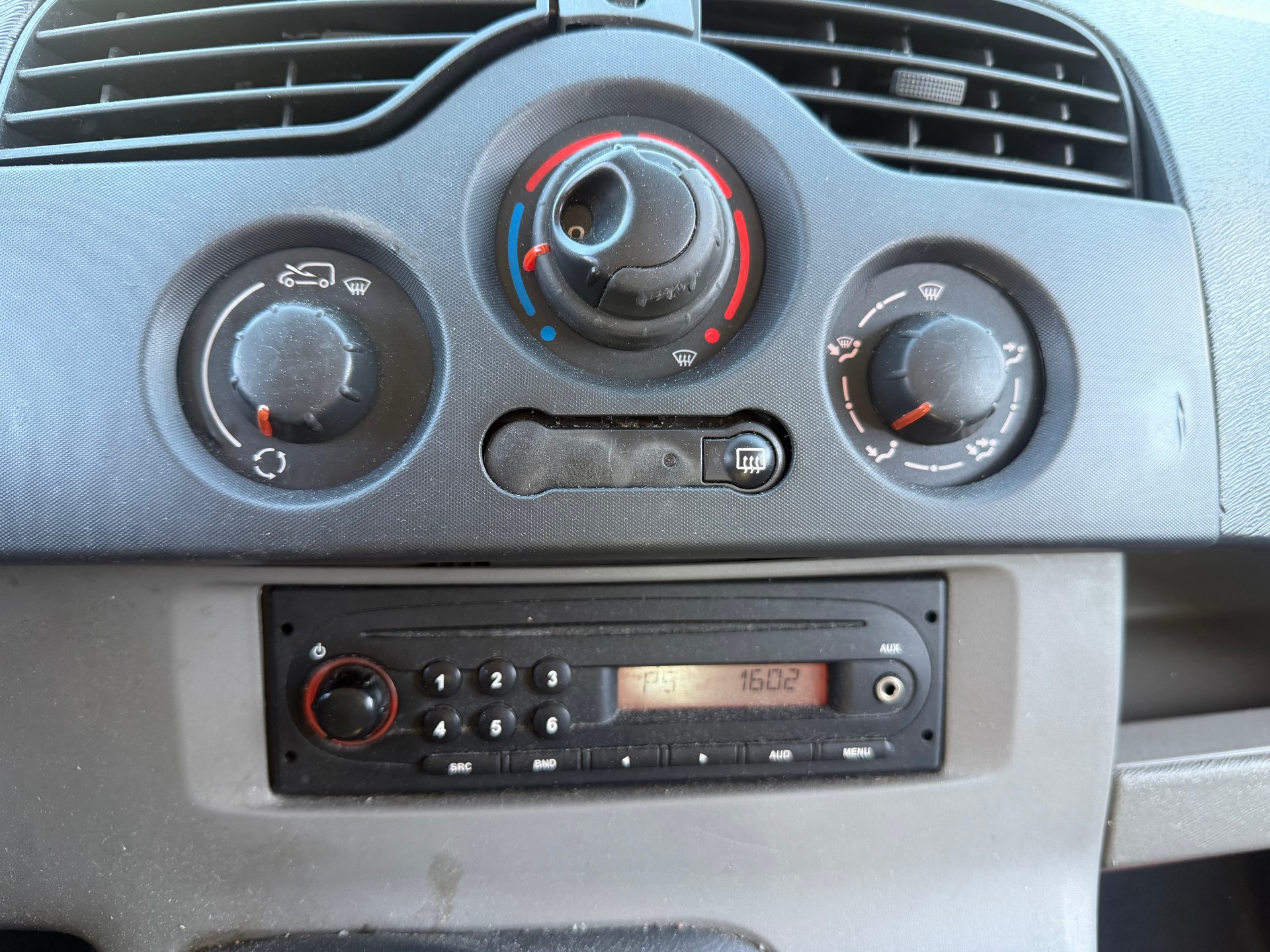 RENAULT Kangoo Maxi dCi 85 2 Plätze / 2 places-image-7