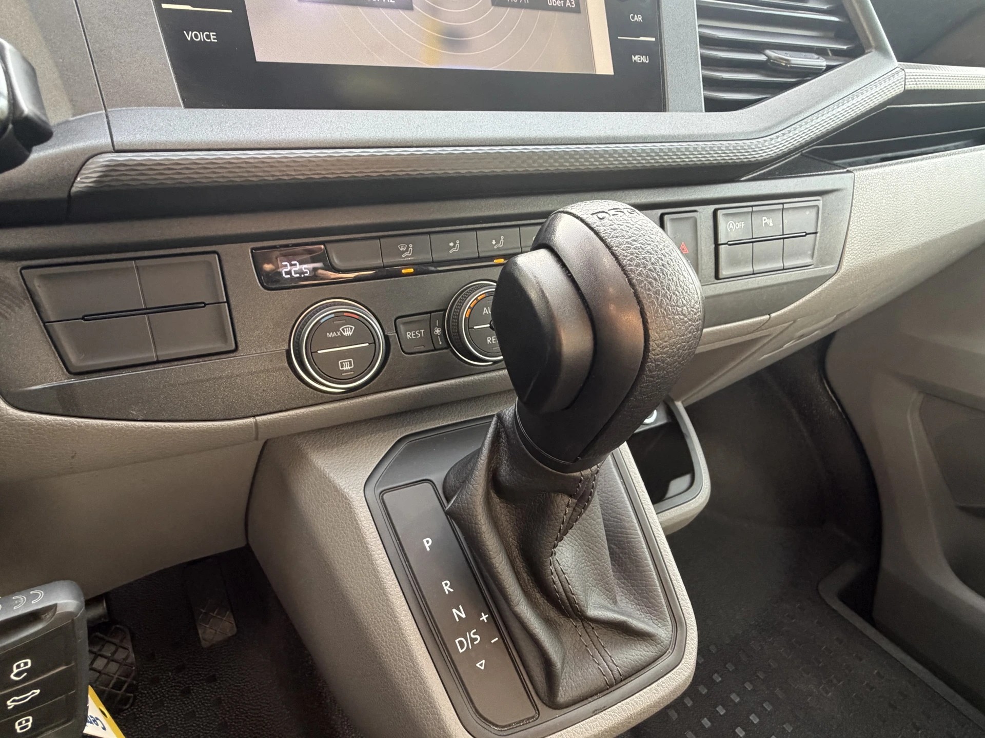 VW T6.1 Caravelle 2.0 Bi-TDI Trendline 4Motion DSG-image-3