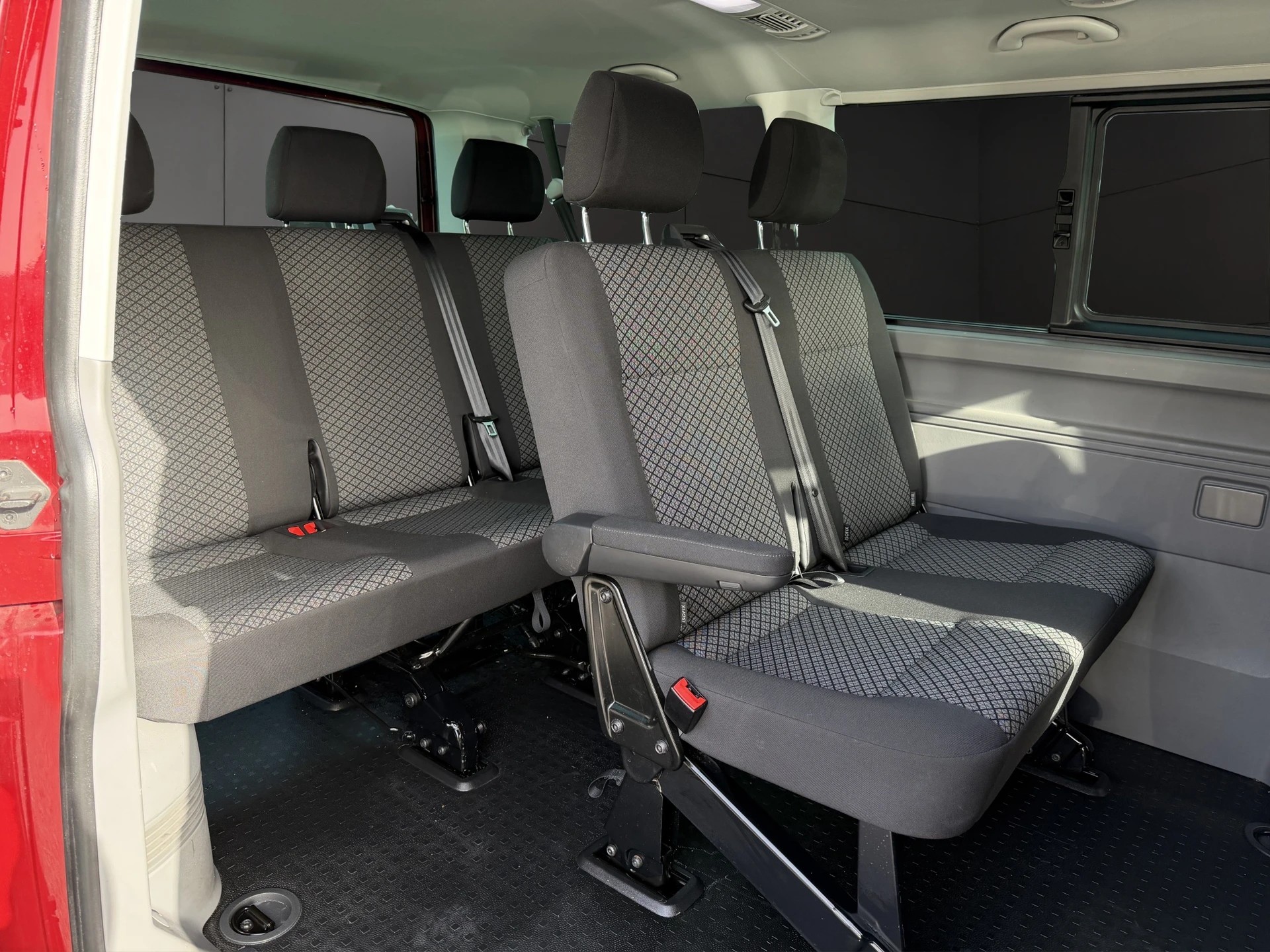 VW T6.1 Caravelle 2.0 Bi-TDI Trendline 4Motion DSG-image-1