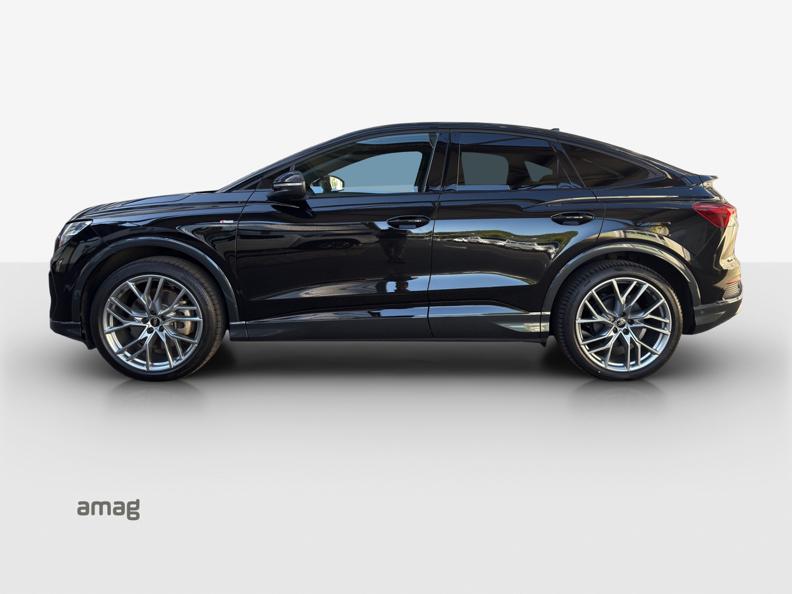 AUDI Q4 Sportback e-tron 55 quattro-image-1