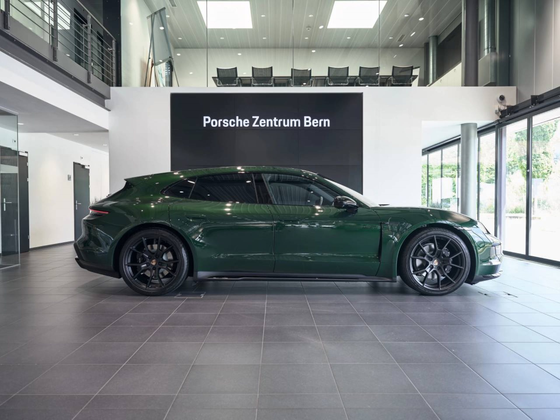 PORSCHE Taycan 4S Sport Turismo Black Edition-image-1