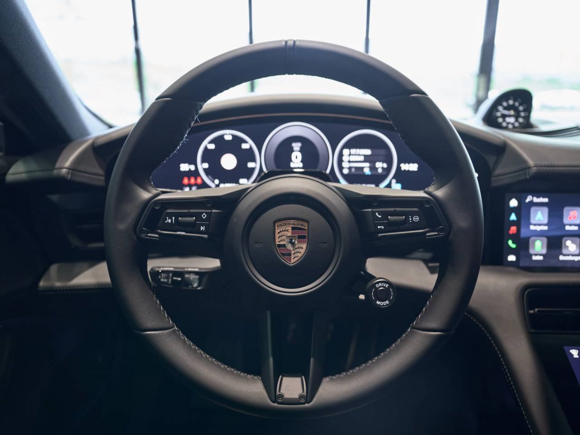 PORSCHE Taycan 4S Sport Turismo Black Edition-image-13