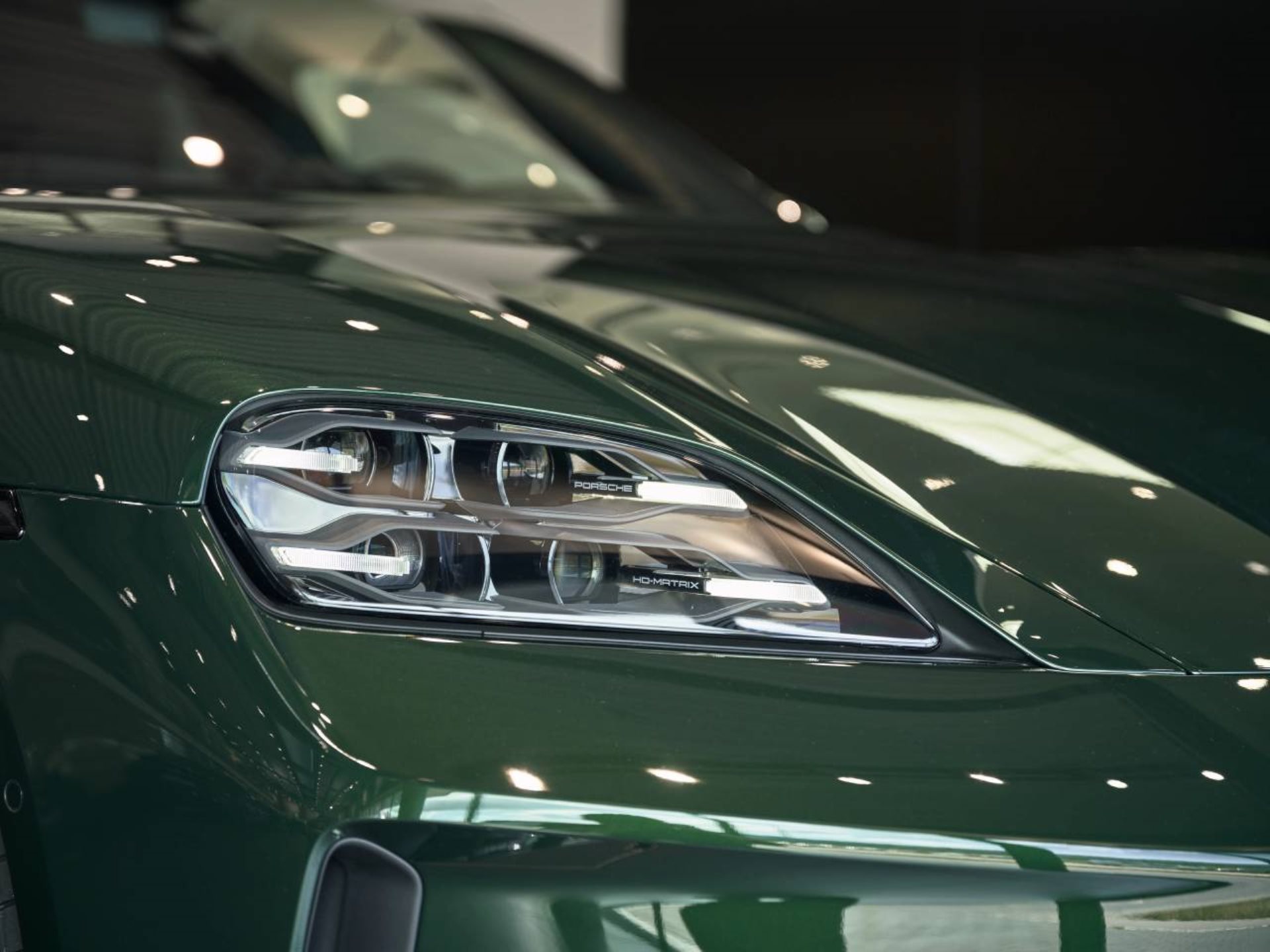 PORSCHE Taycan 4S Sport Turismo Black Edition-image-24