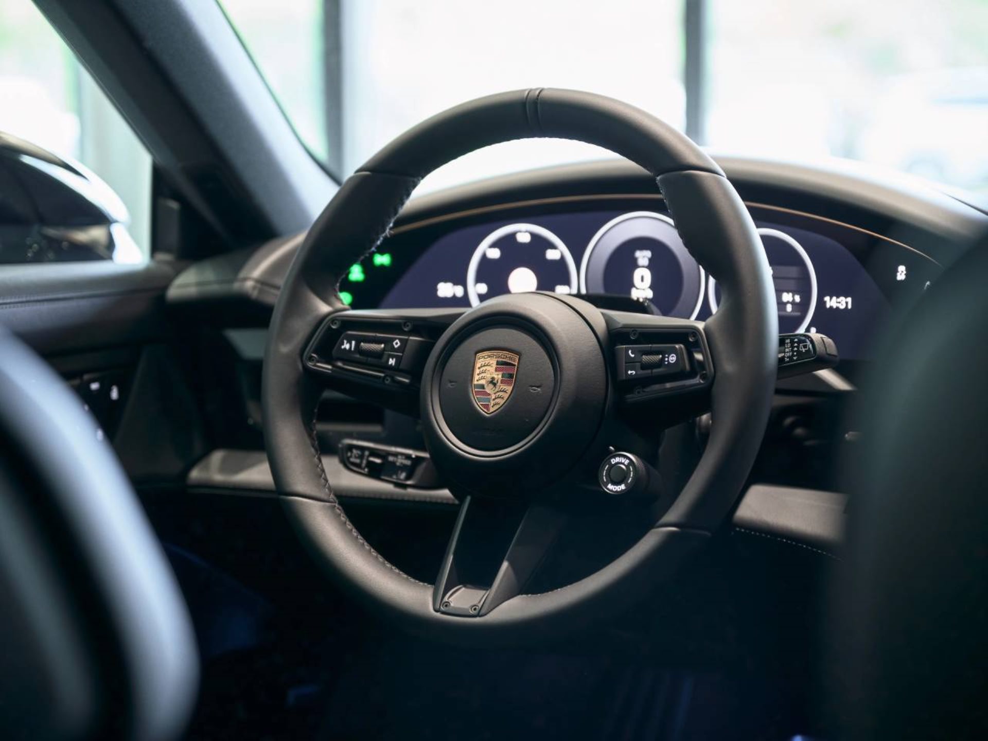 PORSCHE Taycan 4S Sport Turismo Black Edition-image-14