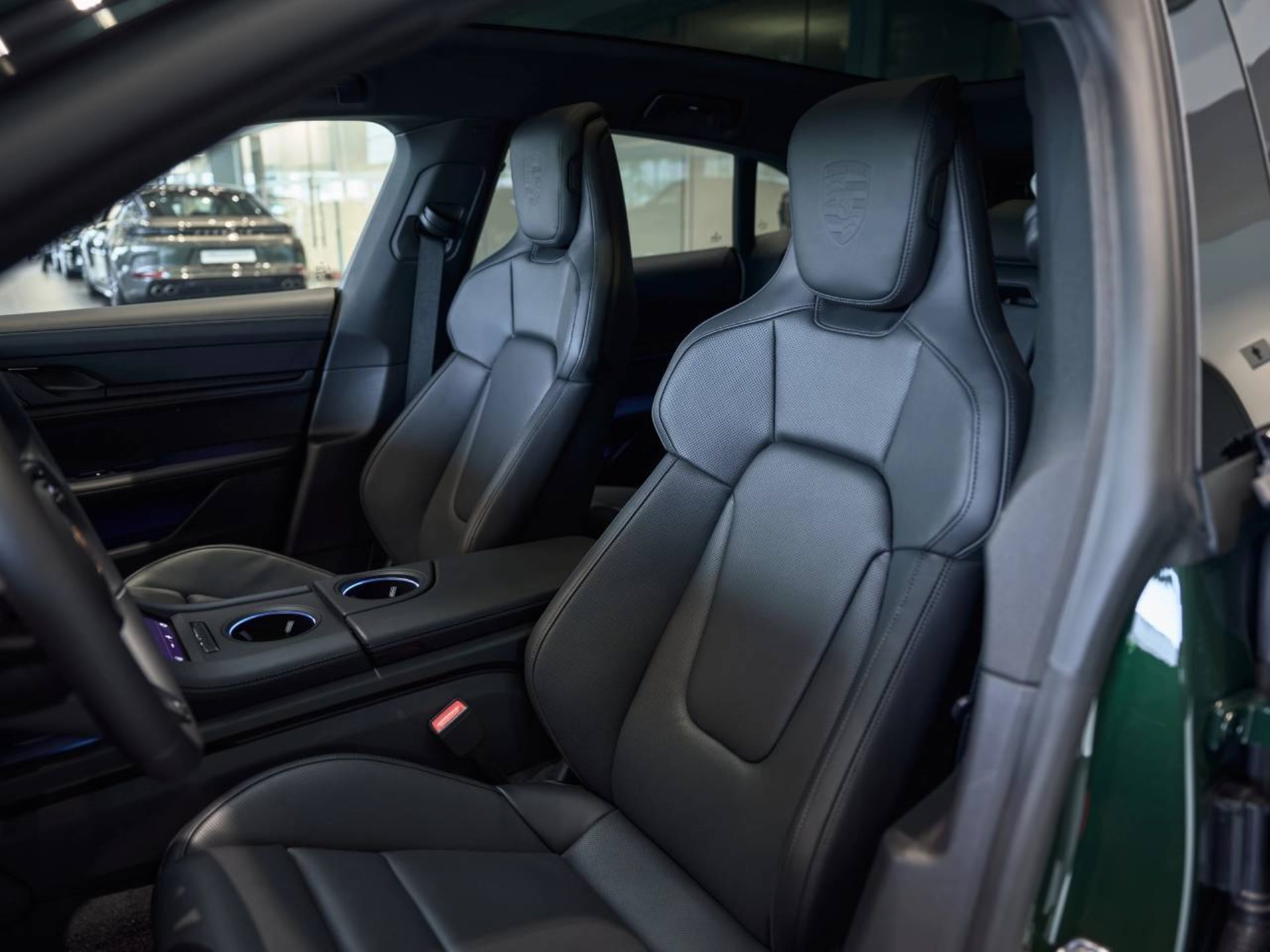 PORSCHE Taycan 4S Sport Turismo Black Edition-image-4