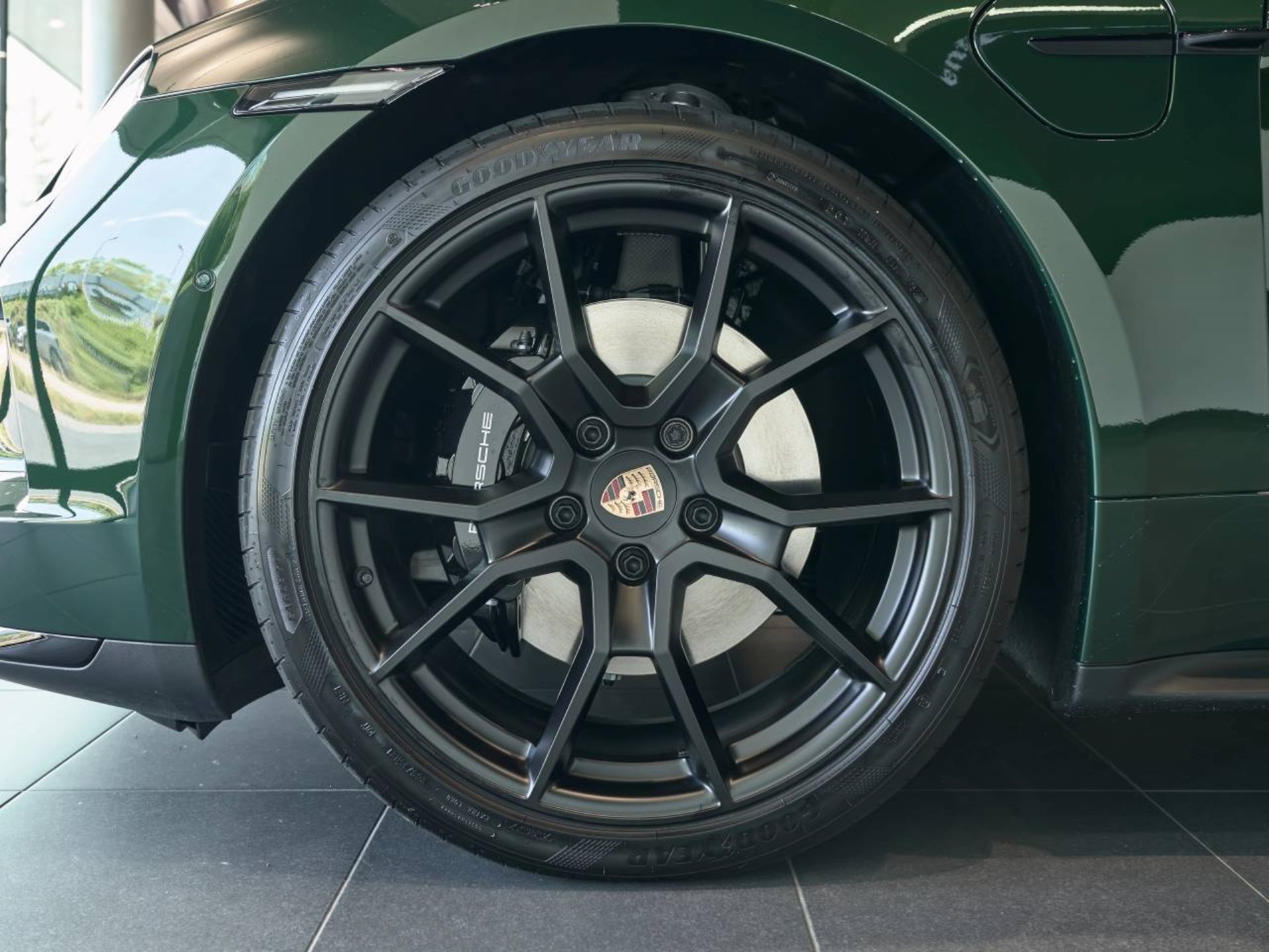 PORSCHE Taycan 4S Sport Turismo Black Edition-image-31