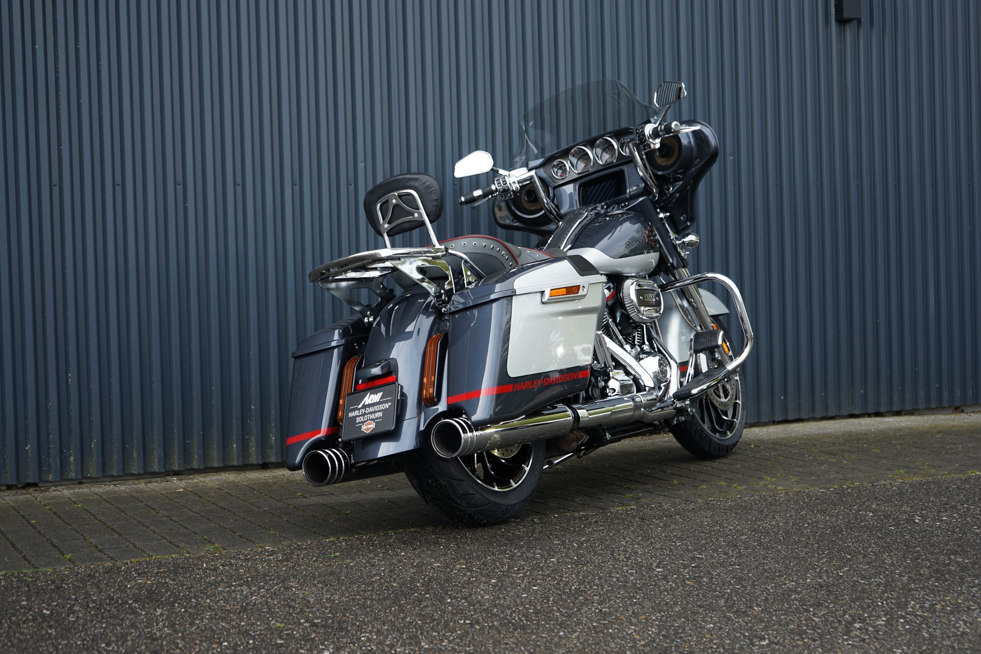 HARLEY-DAVIDSON FLHXSE Street Glide ABS CVO 117-showroom-element-3