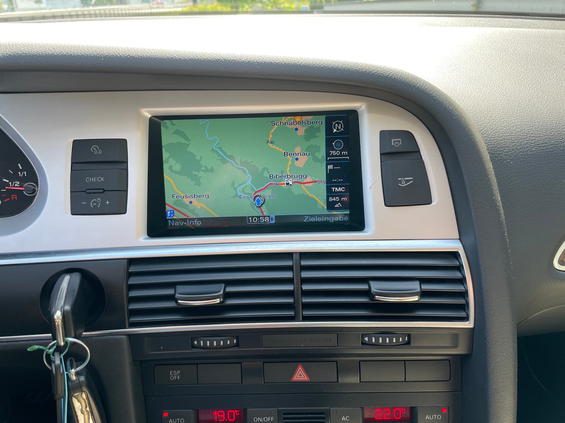 AUDI A6 Avant 3.0 V6 TDI quattro tiptronic-image-21