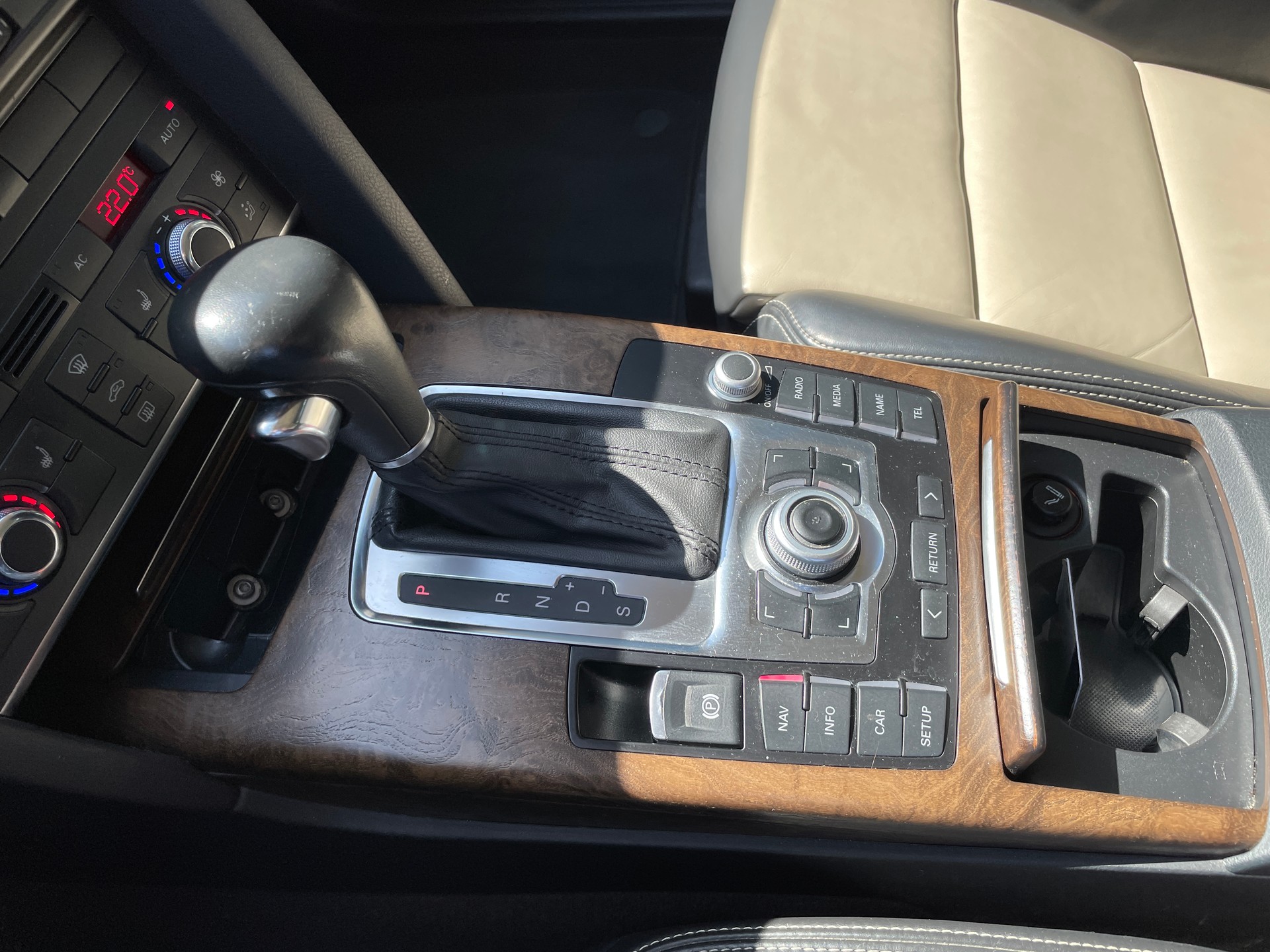 AUDI A6 Avant 3.0 V6 TDI quattro tiptronic-image-24