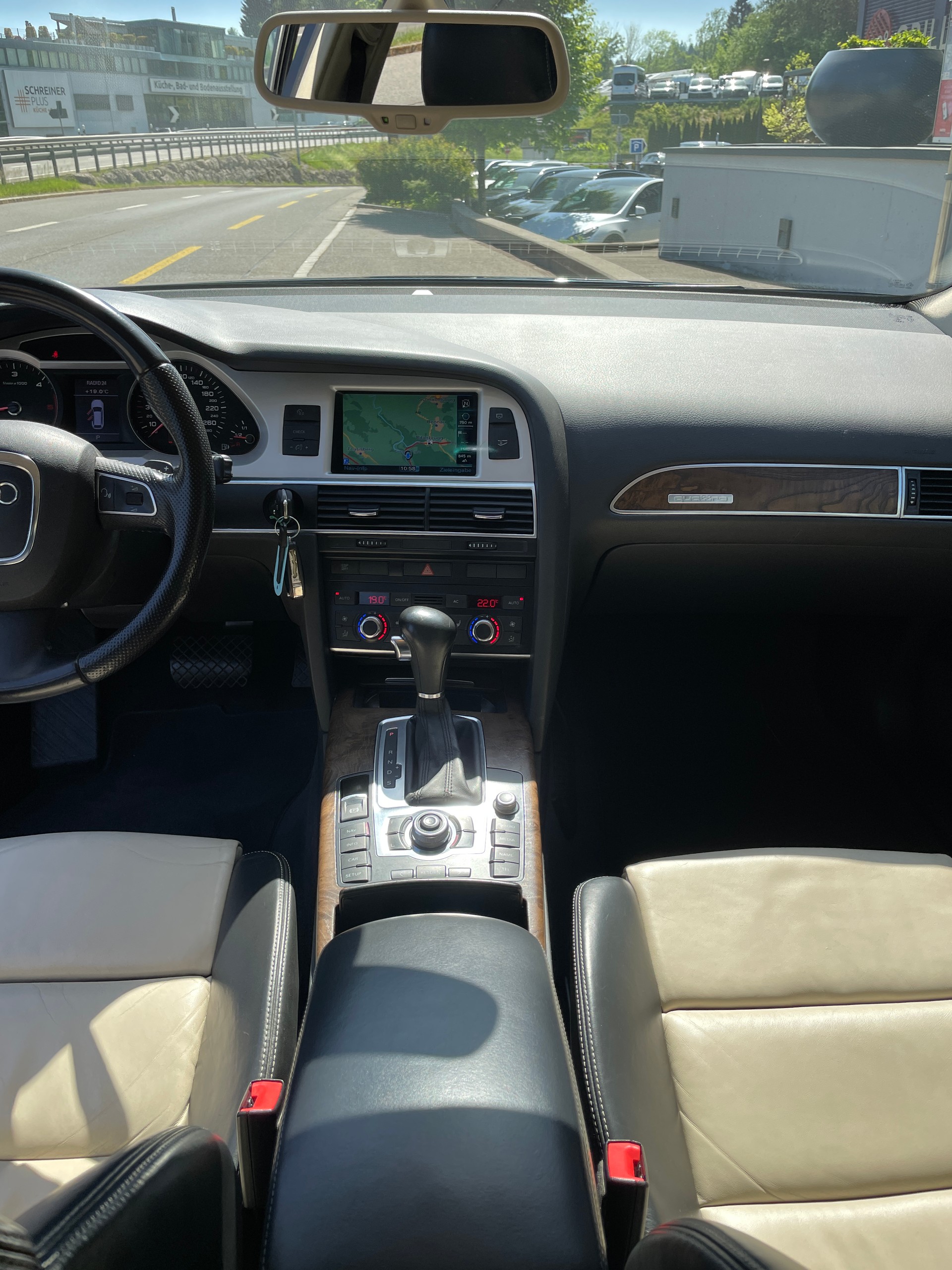 AUDI A6 Avant 3.0 V6 TDI quattro tiptronic-image-16