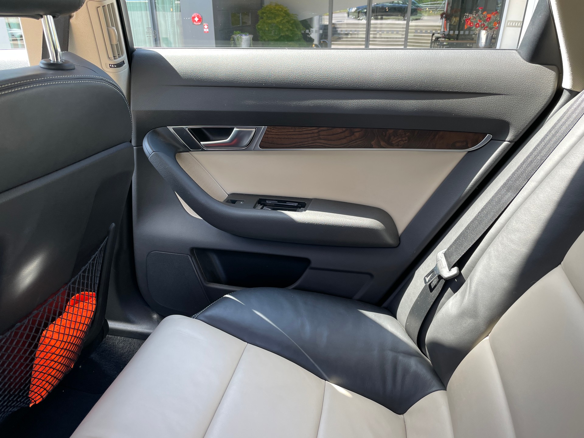 AUDI A6 Avant 3.0 V6 TDI quattro tiptronic-image-19