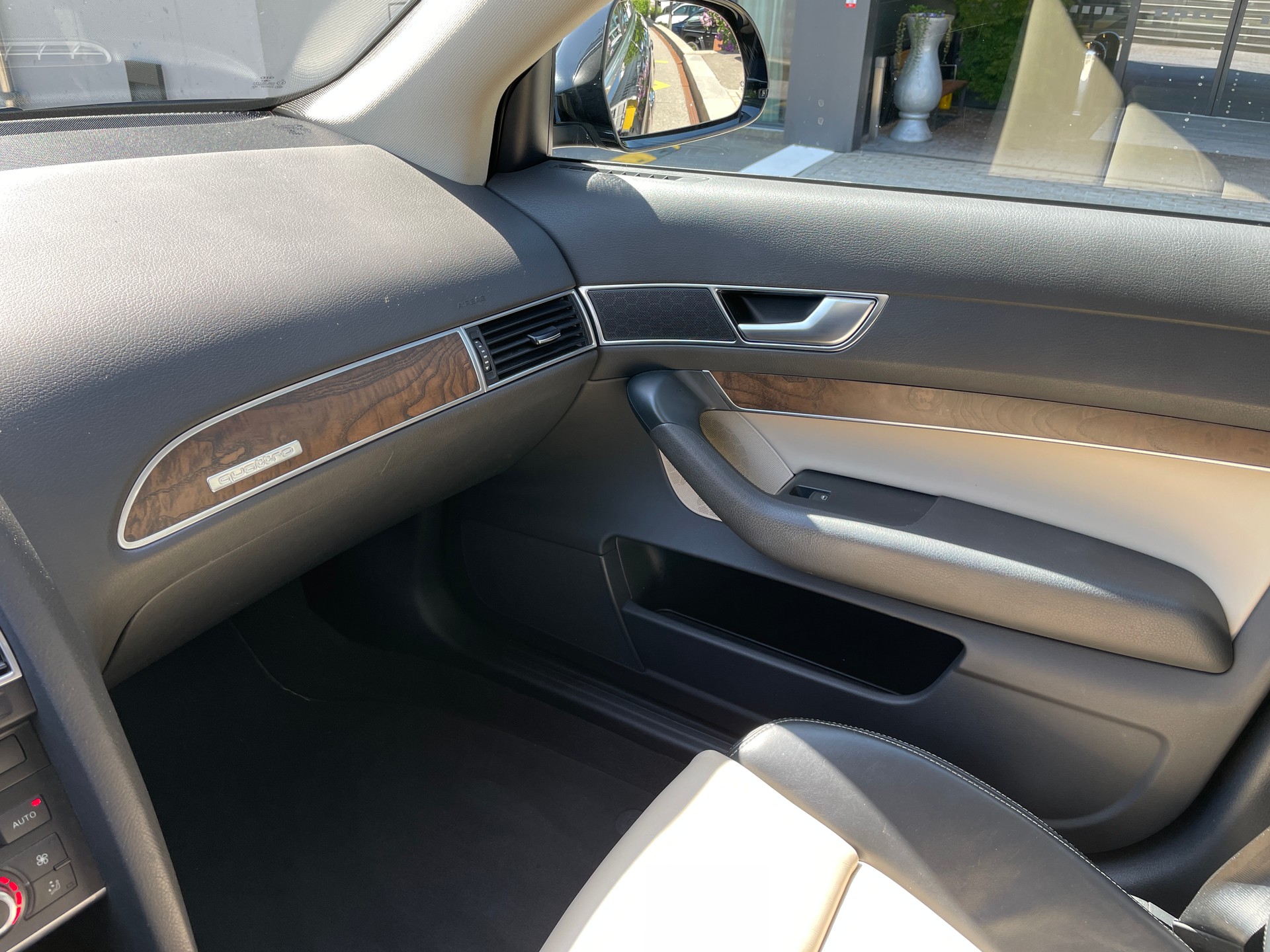 AUDI A6 Avant 3.0 V6 TDI quattro tiptronic-image-23