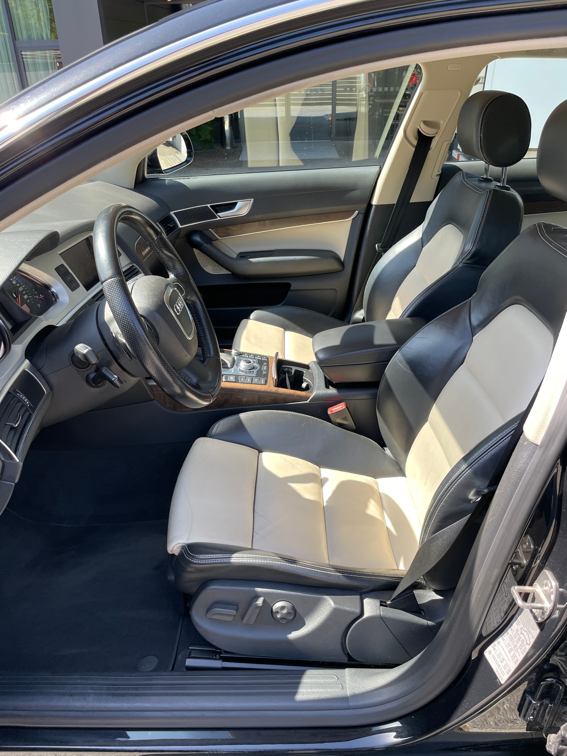 AUDI A6 Avant 3.0 V6 TDI quattro tiptronic-image-11