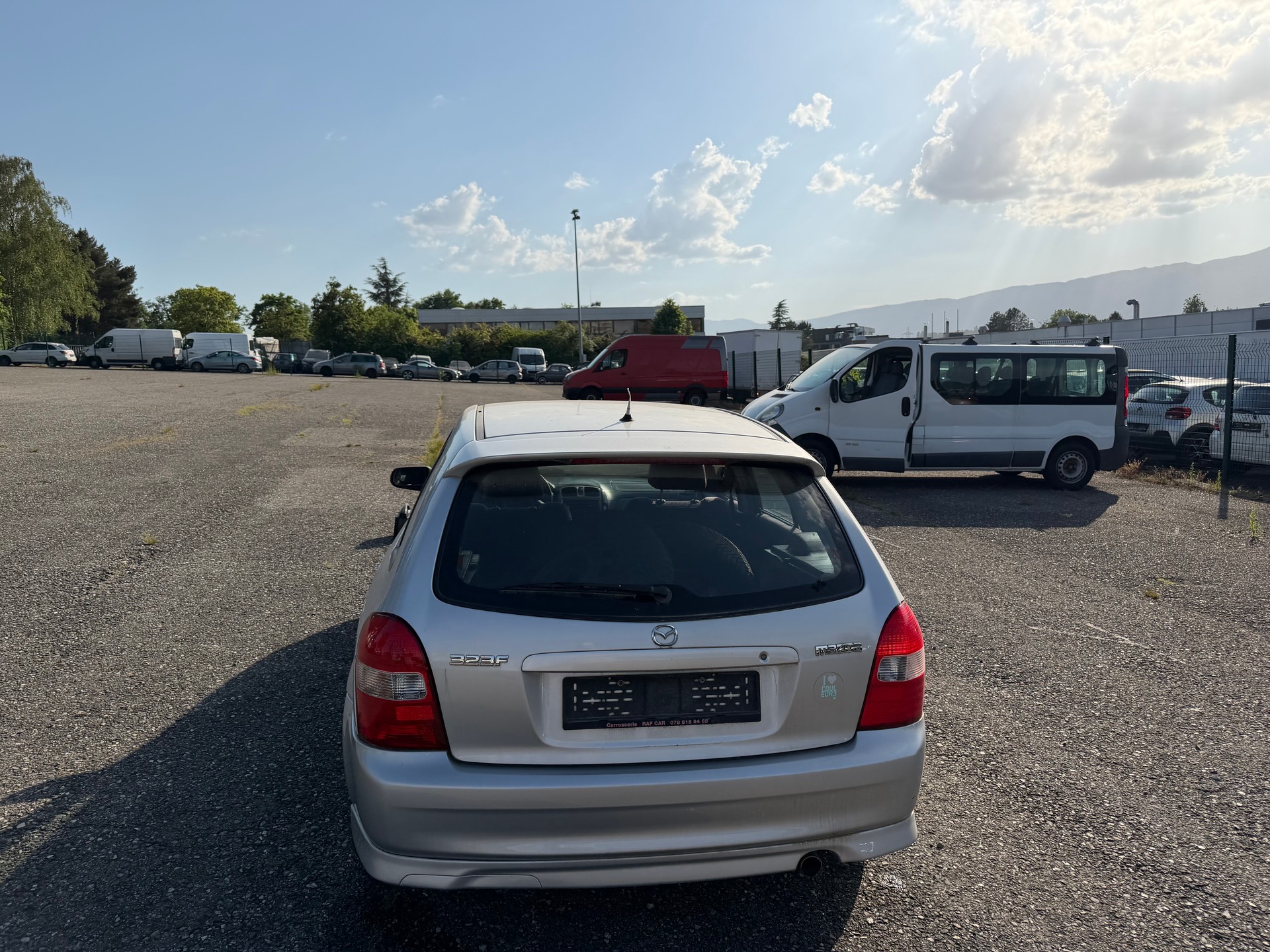 MAZDA 323 F 2.0i-16V GT-image-3