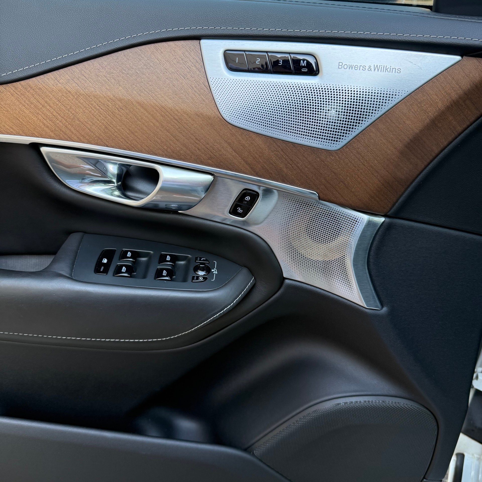 VOLVO XC90 T8 AWD Inscription Geartronic Swiss-image-15