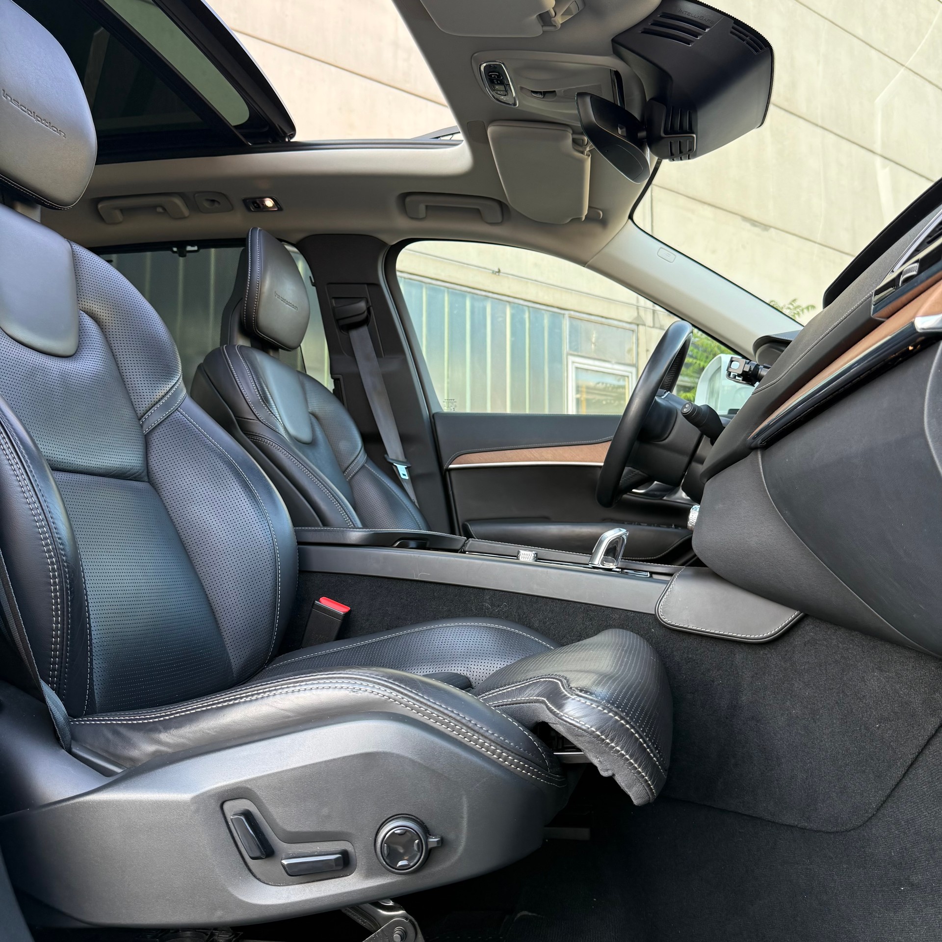 VOLVO XC90 T8 AWD Inscription Geartronic Swiss-image-13
