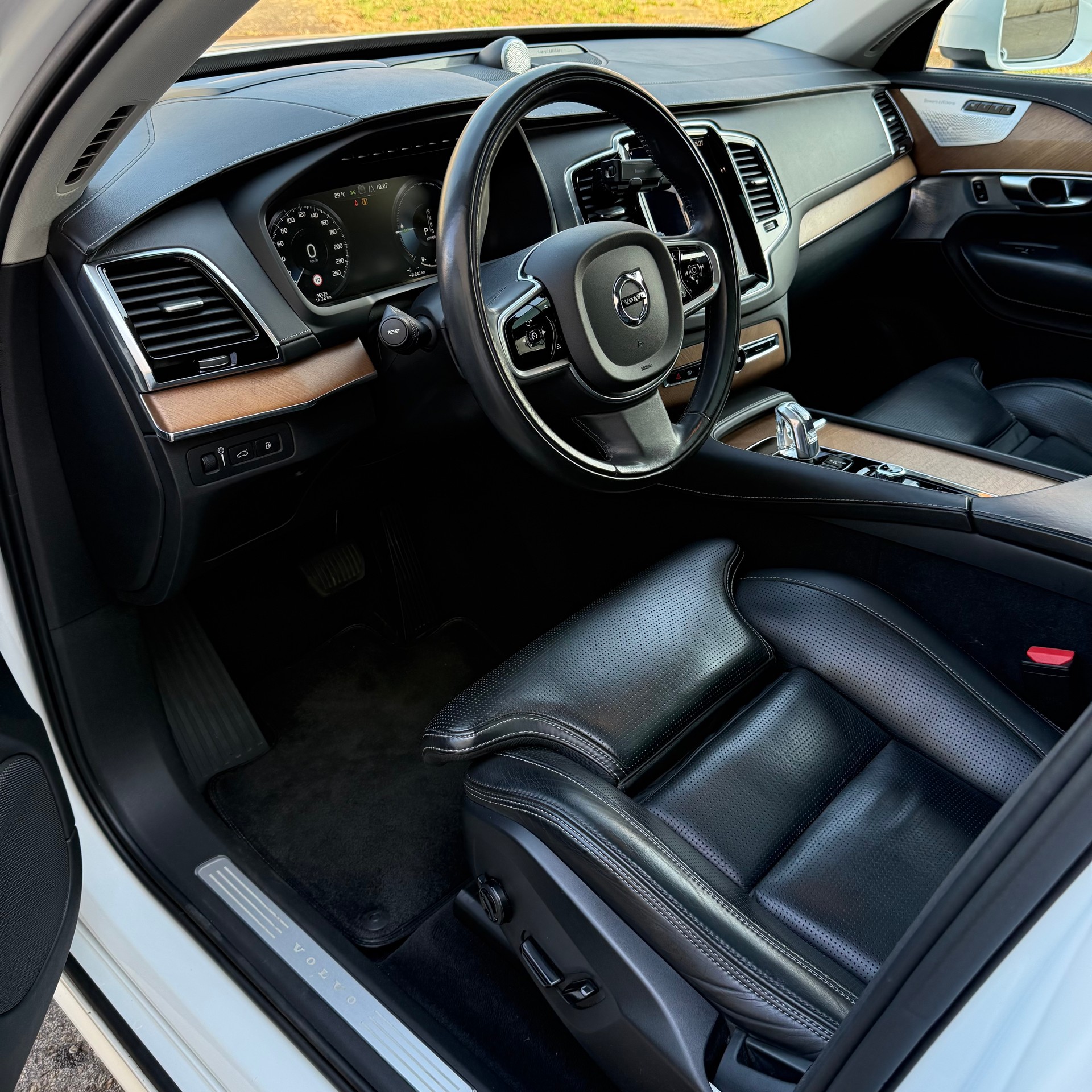 VOLVO XC90 T8 AWD Inscription Geartronic Swiss-image-6