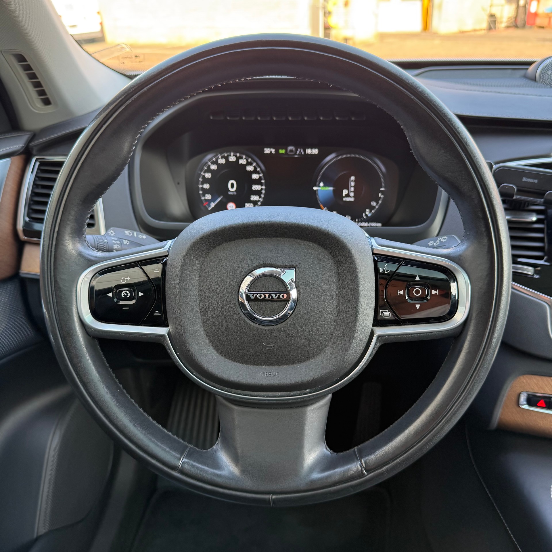 VOLVO XC90 T8 AWD Inscription Geartronic Swiss-image-8