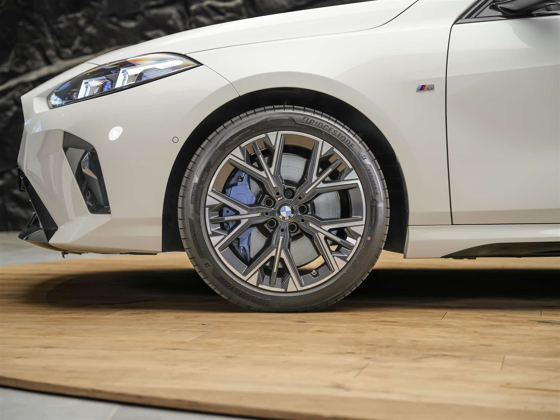 BMW M135 xDrive *Harman/Kardon*Sportsitze*Sitzheizung*Keyless Go*-image-12