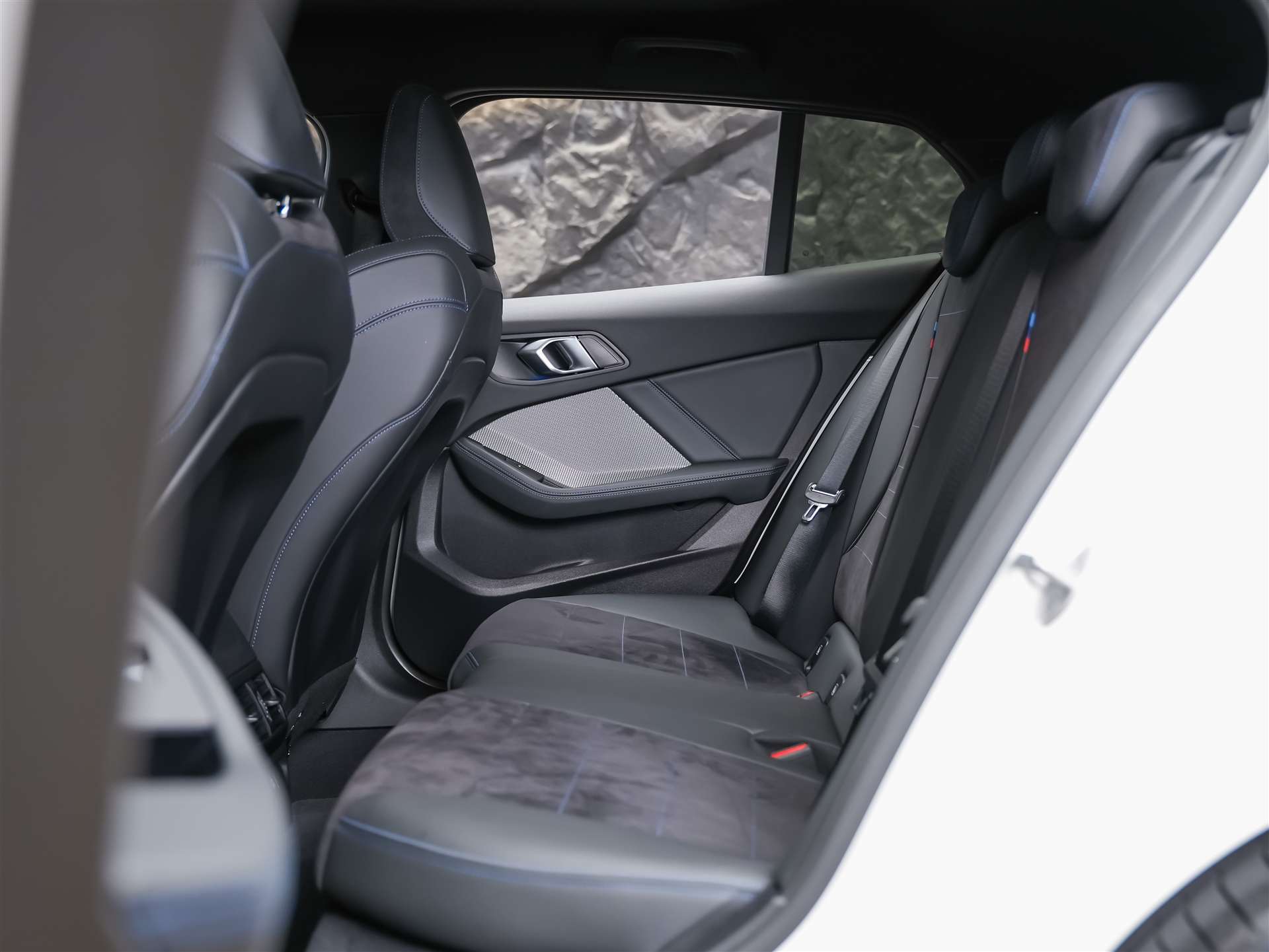 BMW M135 xDrive *Harman/Kardon*Sportsitze*Sitzheizung*Keyless Go*-image-9